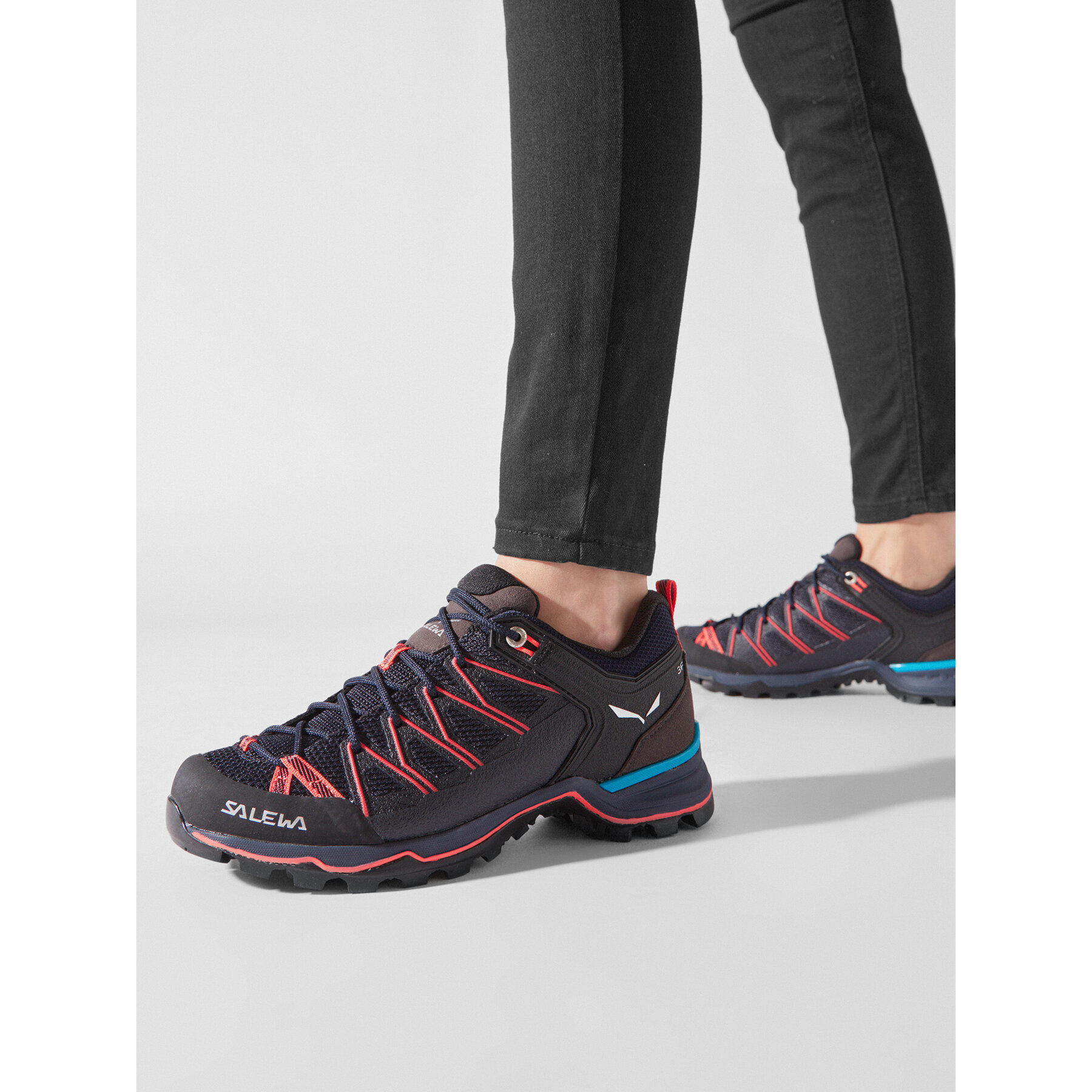 Trekingová obuv Salewa Ws Mtn Trainer Lite 61364-3993 Čierna