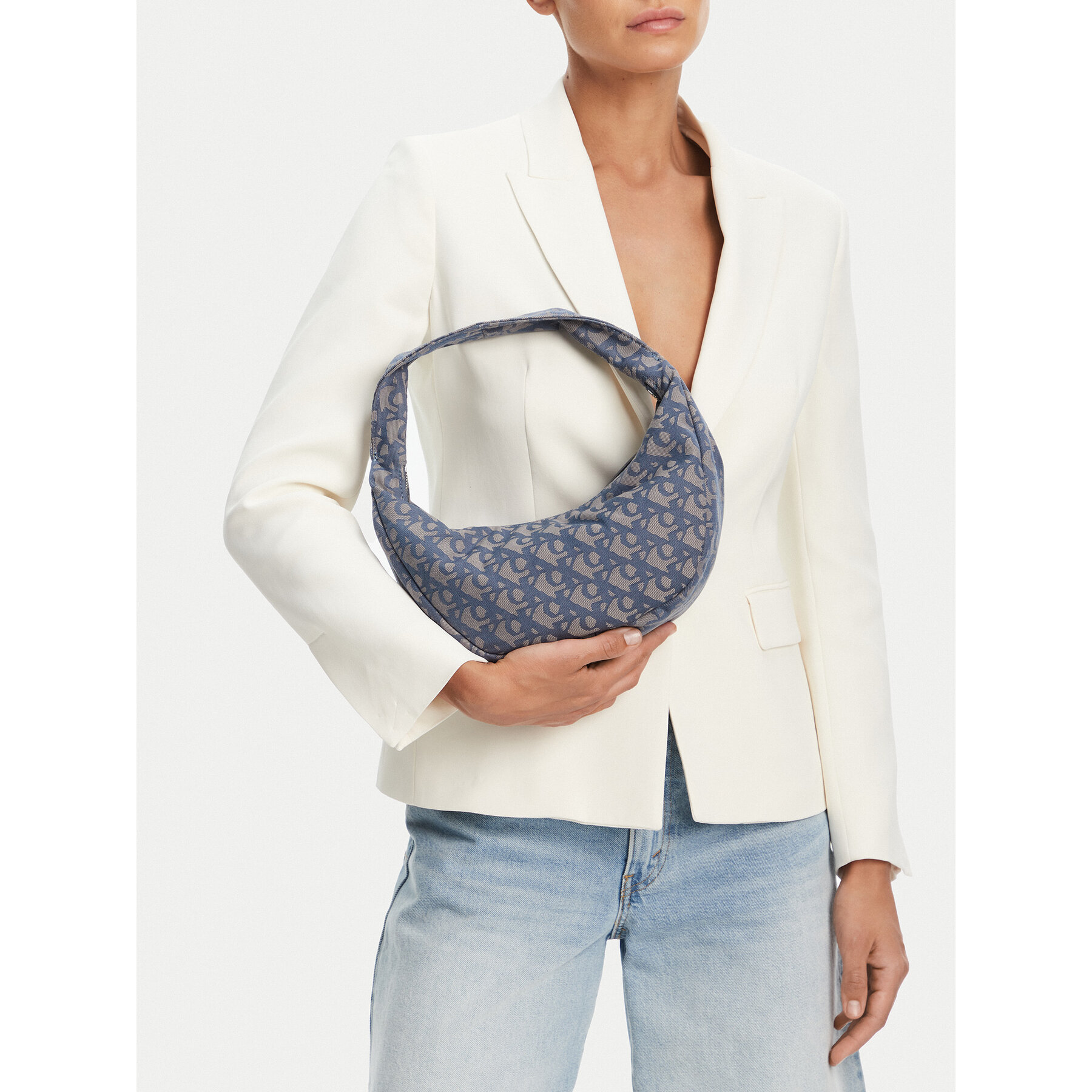 Kabelka Calvin Klein Ckj Monogram Pinched Medium Shou LV04F3206G Modrá