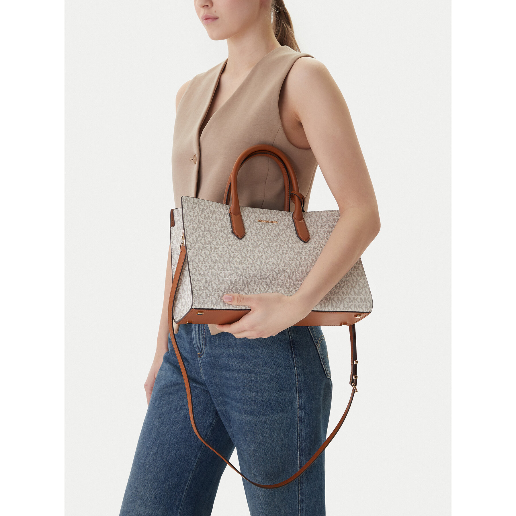 Дамска чанта MICHAEL Michael Kors Scarlett Medium Signature Logo Satchel 30F4GETS2B Бежов