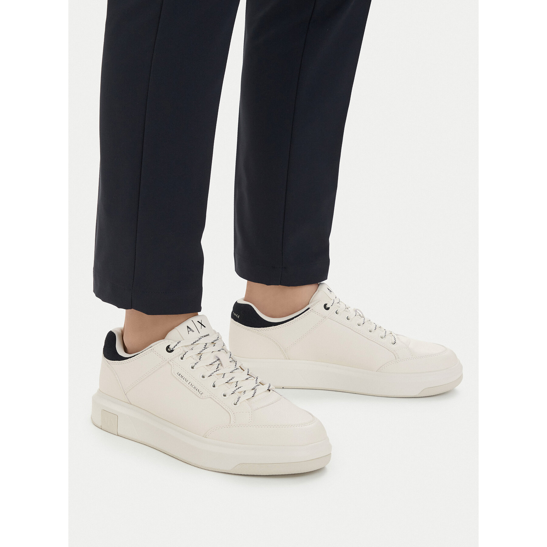 Tenisice Armani Exchange XM001722 AF17540 MZ266 Bijela