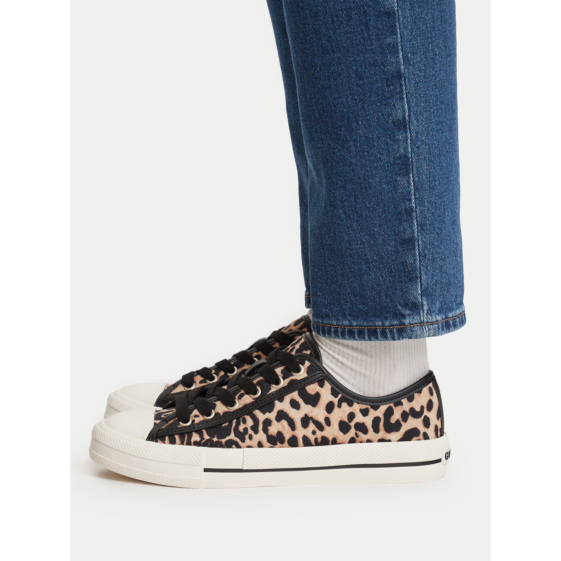 Кецове Guess FLTC4Y FAP12 Бежов