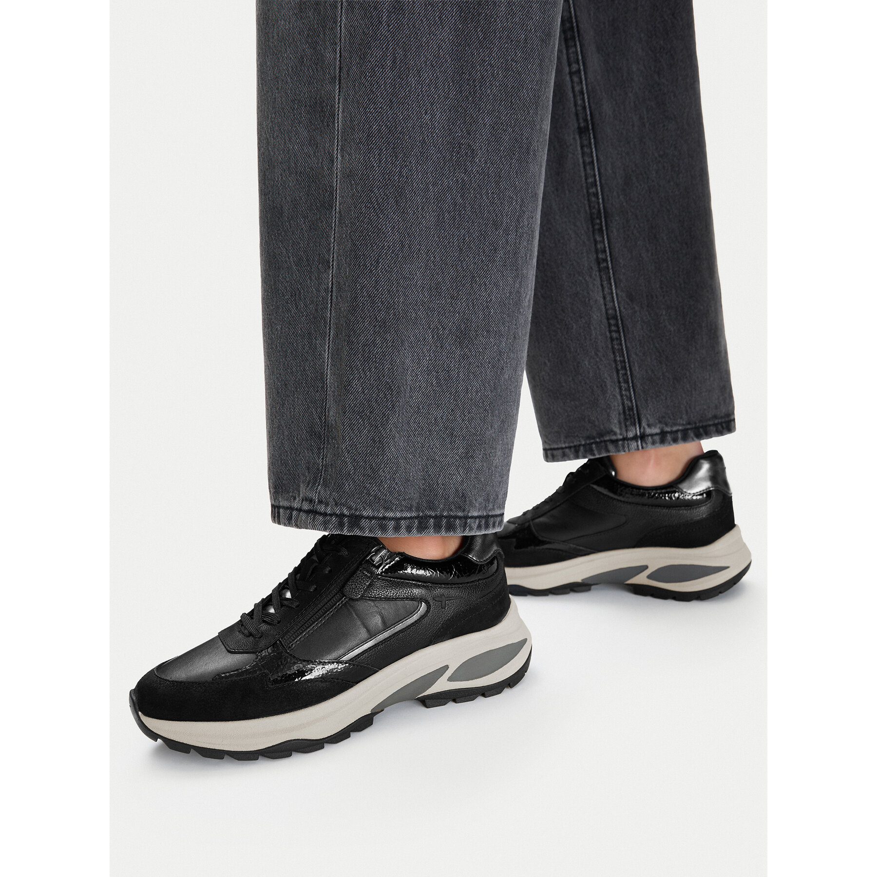 Sneakersy Tamaris 1-23753-47 Čierna