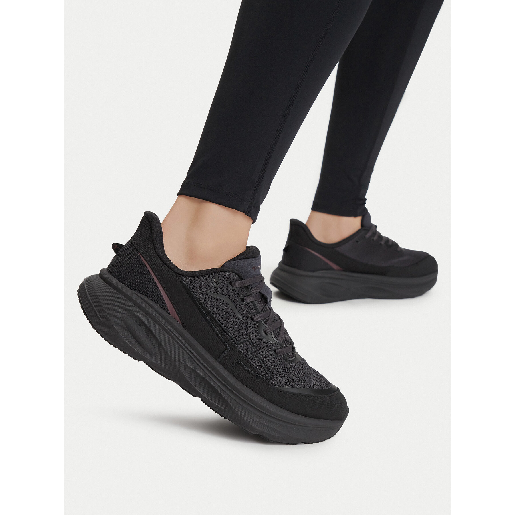 Sneakersy Tamaris 1-23705-47 Černá