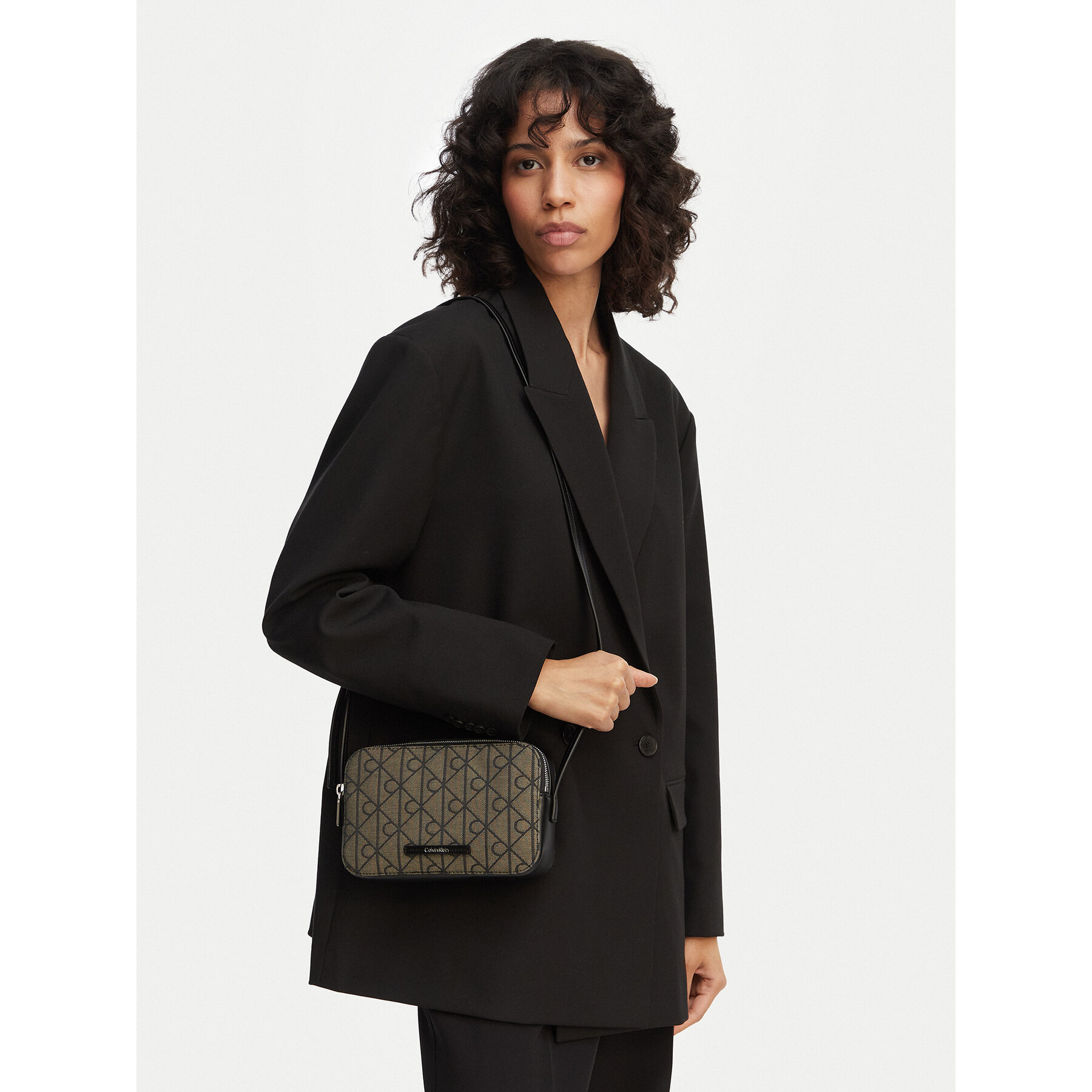Torbica Calvin Klein Emblem Trio Pebble Shoulder Bag LV04F3533G Kaki
