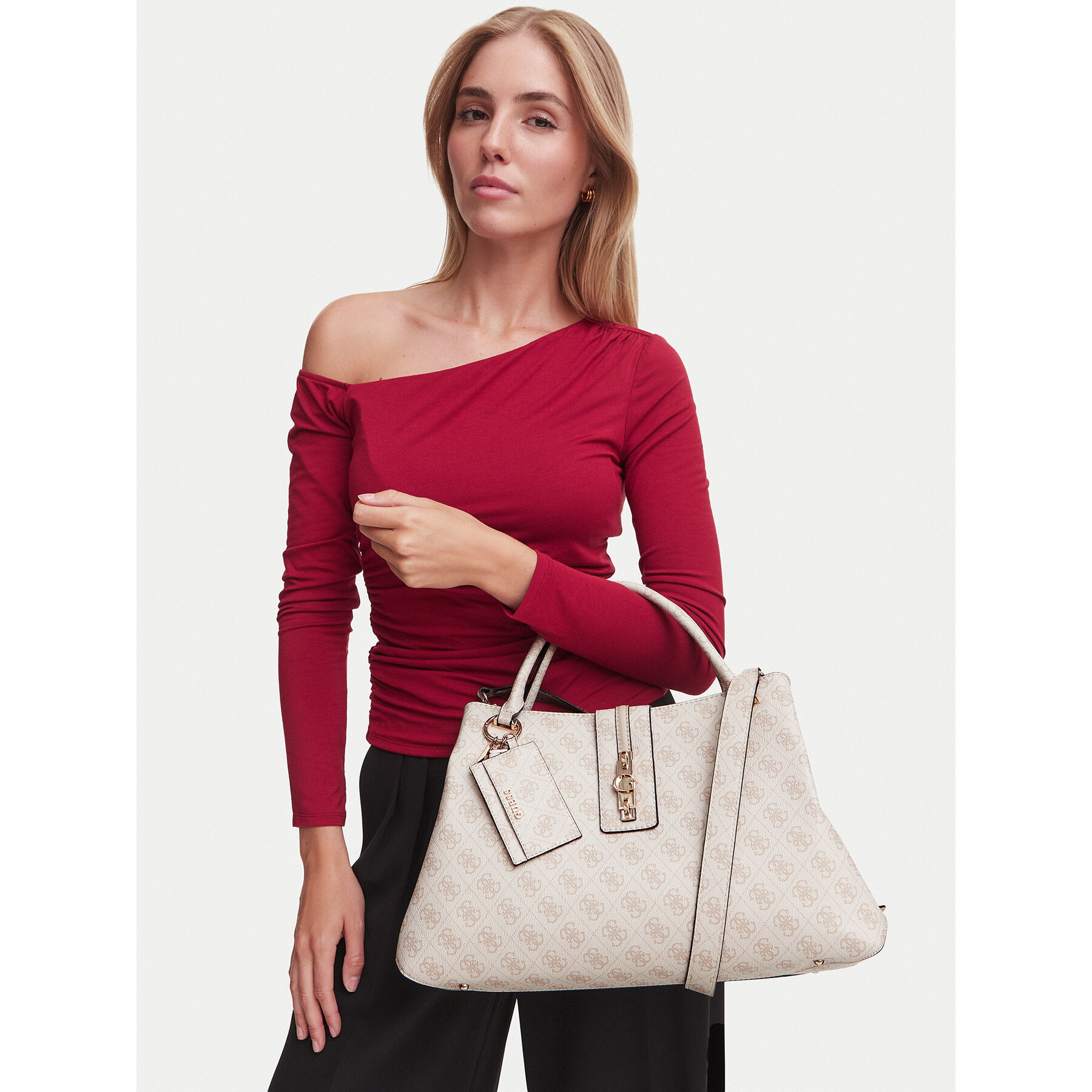 Дамска чанта Guess Yvonne Logo HWSG23 78220 Кремав