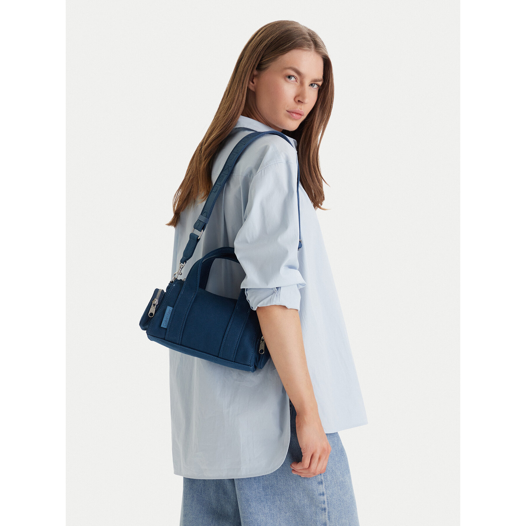 Torbica Calvin Klein Webbing Strap Canvas Pocket Bag LV04F3464G Plava