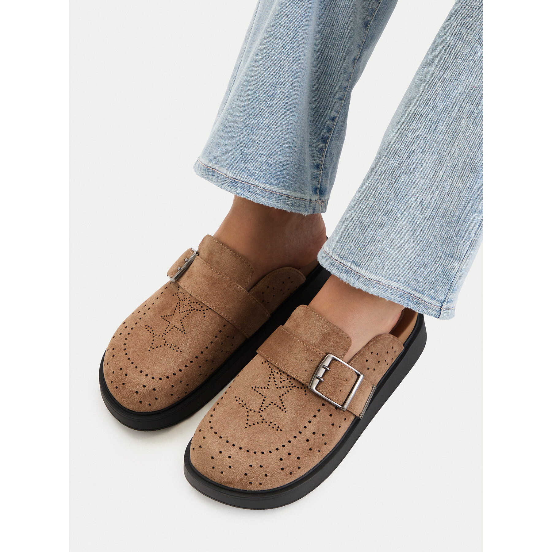 Natikači Guess Jeans EO-HY2T709-3 Bež