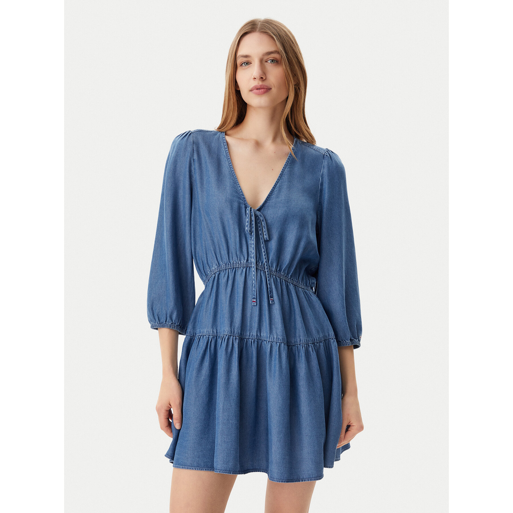 Tommy Jeans Kleid für den Alltag DW0DW20612 Blau Relaxed Fit