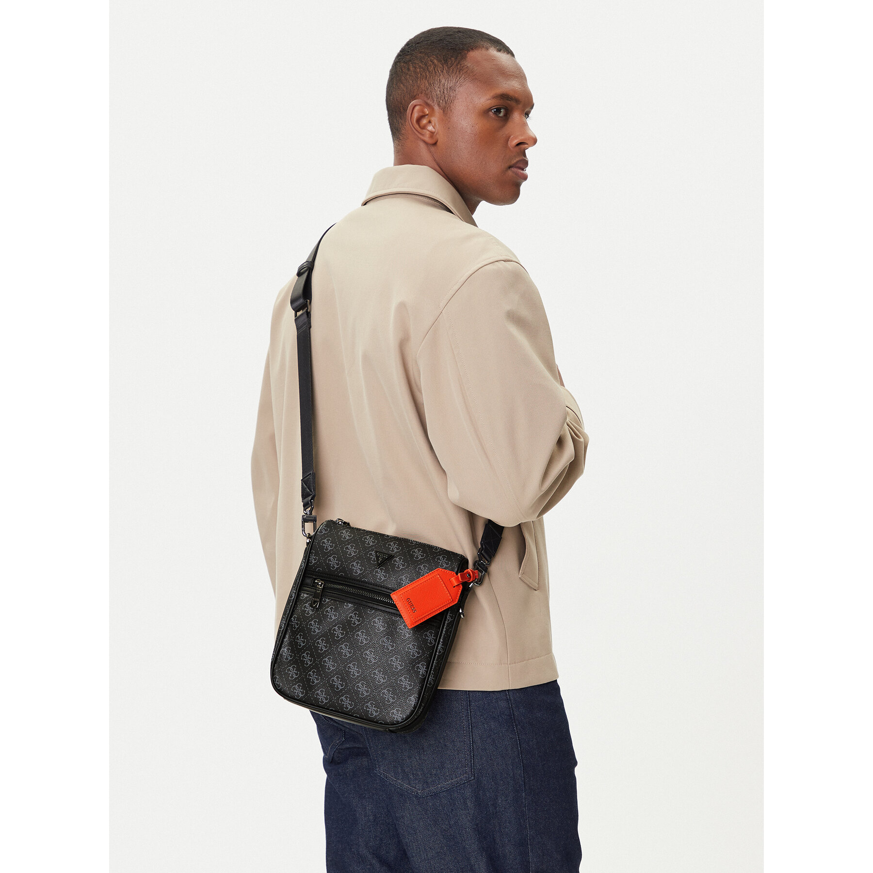 Мъжка чантичка Guess HMMILO P5417 Черен