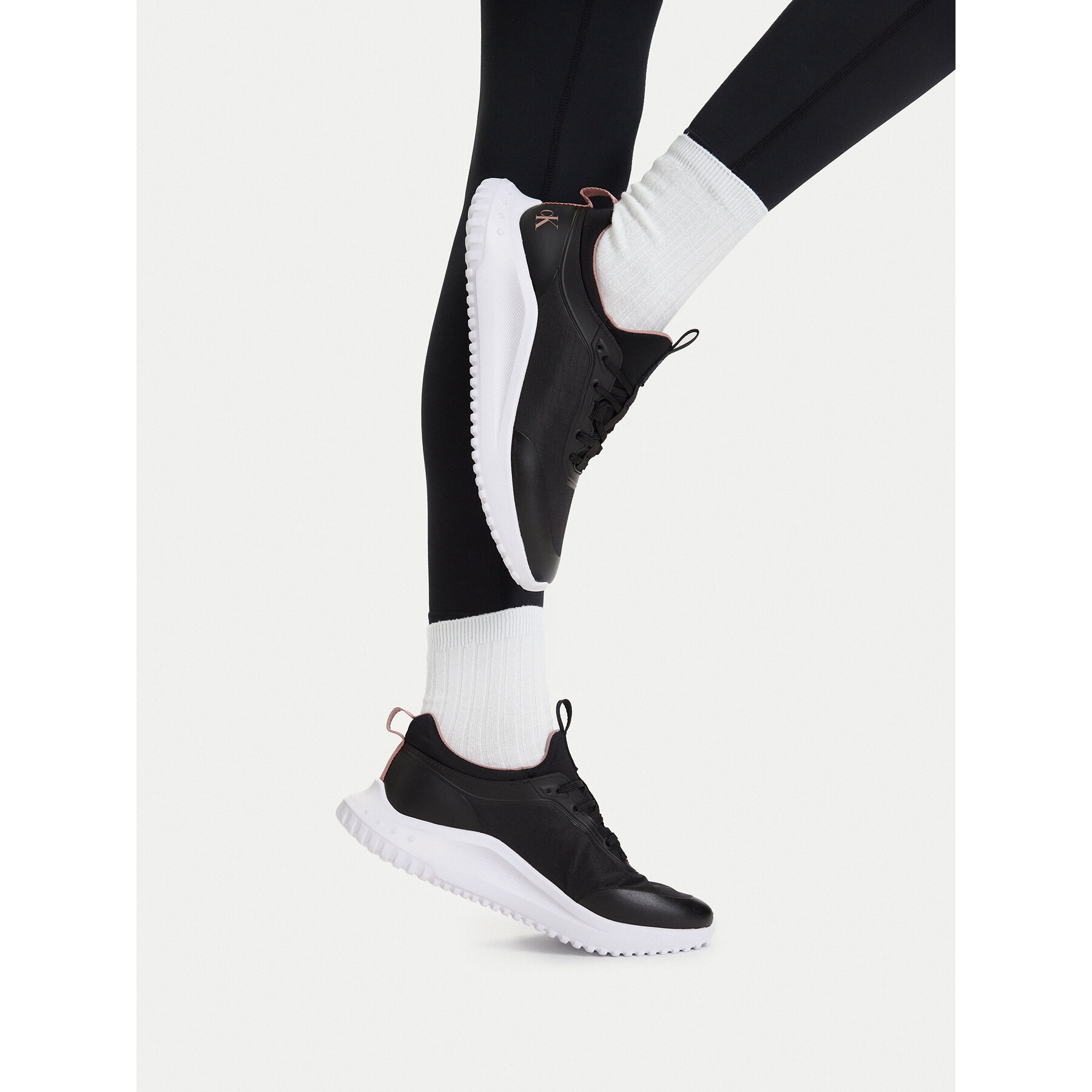 Superge Calvin Klein Jeans Eva Runner Laceup Sock Mat Mix YW0YW02064 Črna