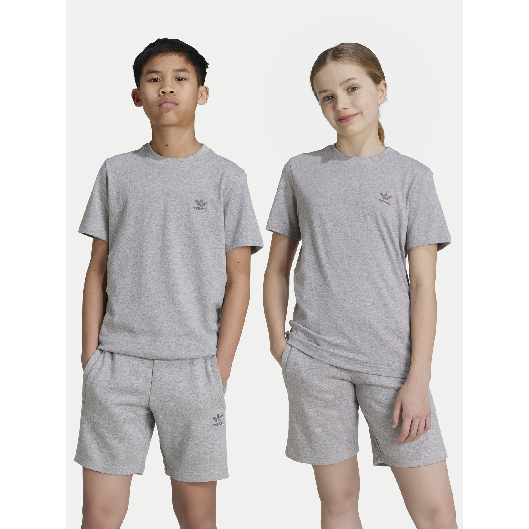 adidas Marškinėliai IX5267 Pilka Regular Fit