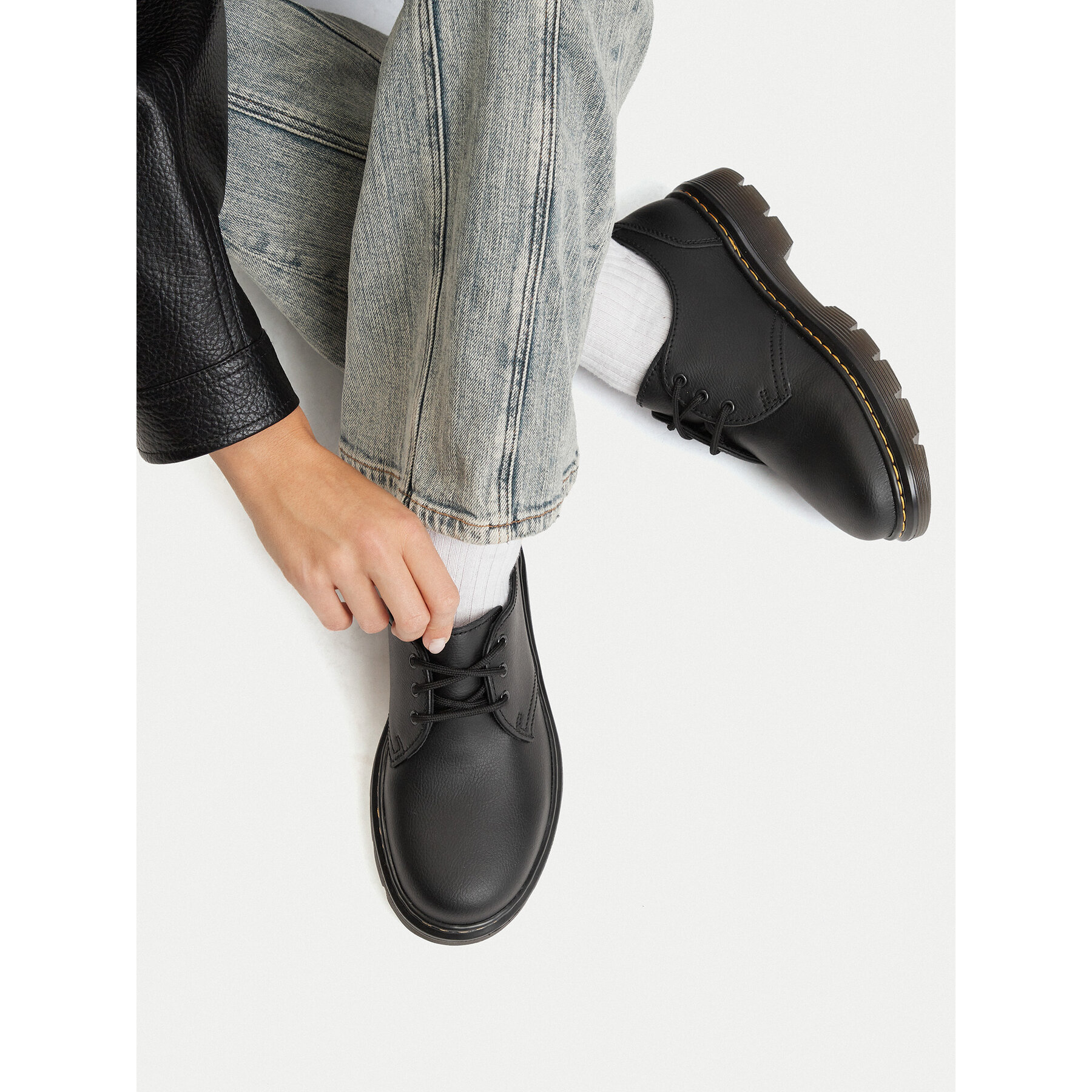 Обувки Dr. Martens Sko Sort DM42395001 Черен