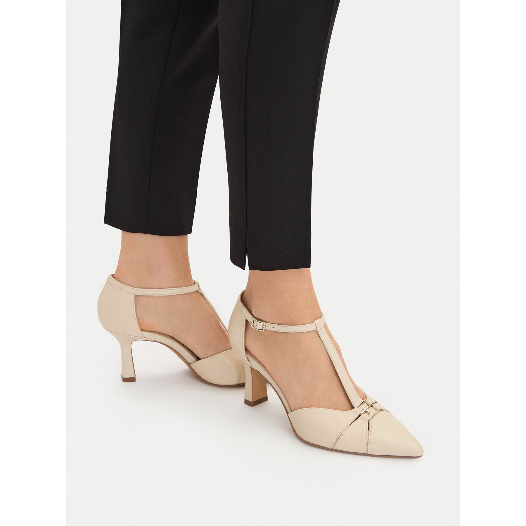 Pantofi cu toc subțire Tamaris 1-22306-46 Crem