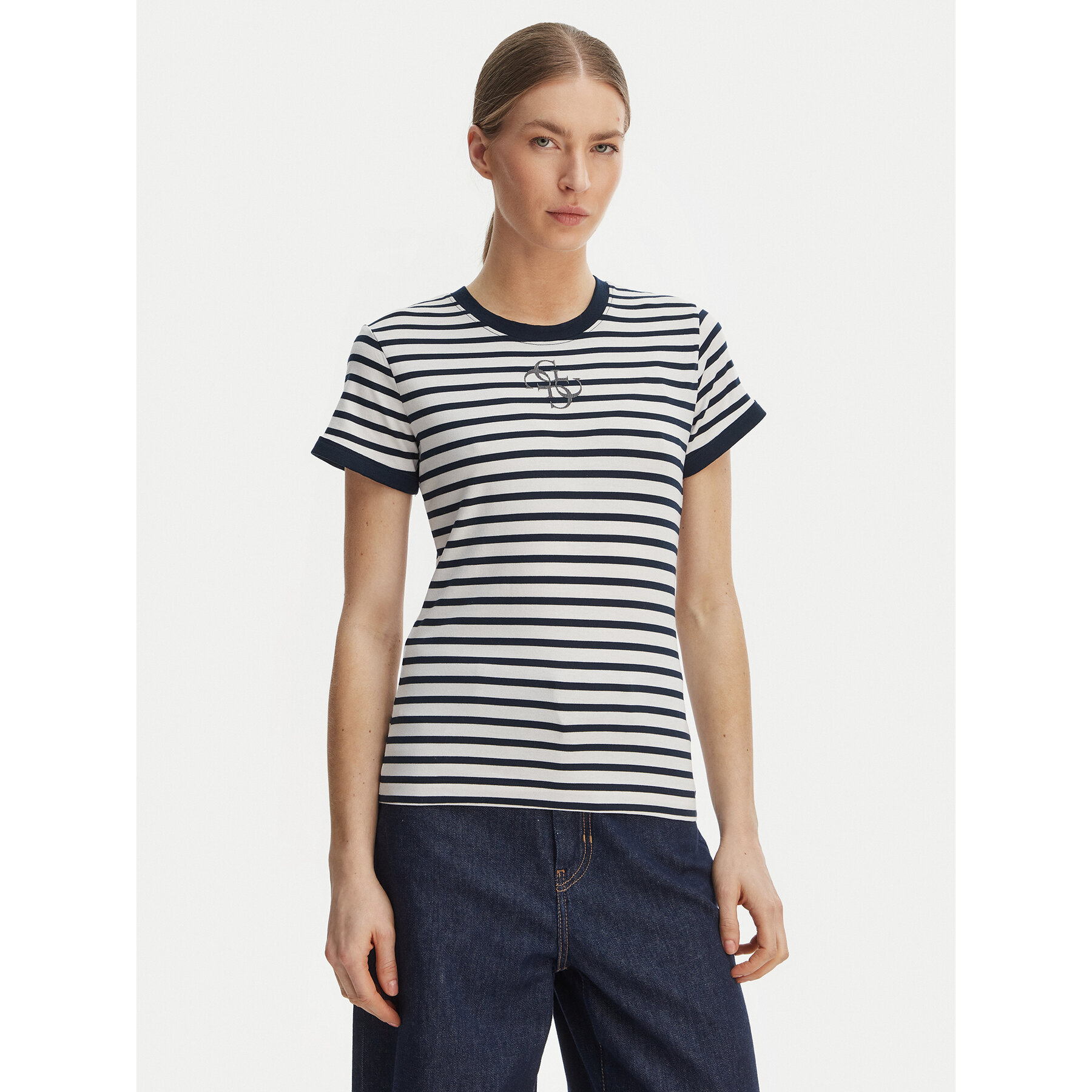 Guess T-shirt W6GI18 K3040 Šarena Classic Fit