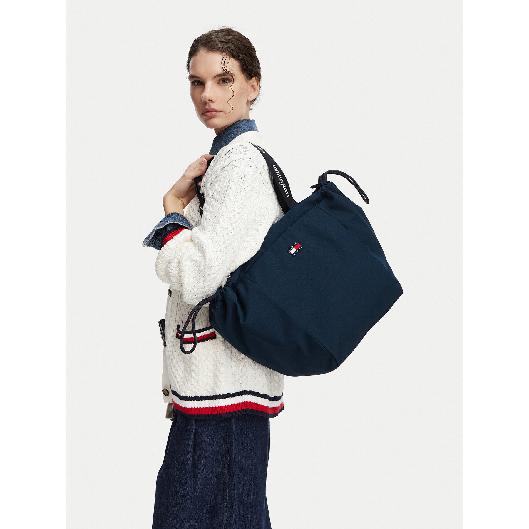 Geantă Tommy Jeans Tjw Ess Daily Tote AW0AW18771 Bleumarin