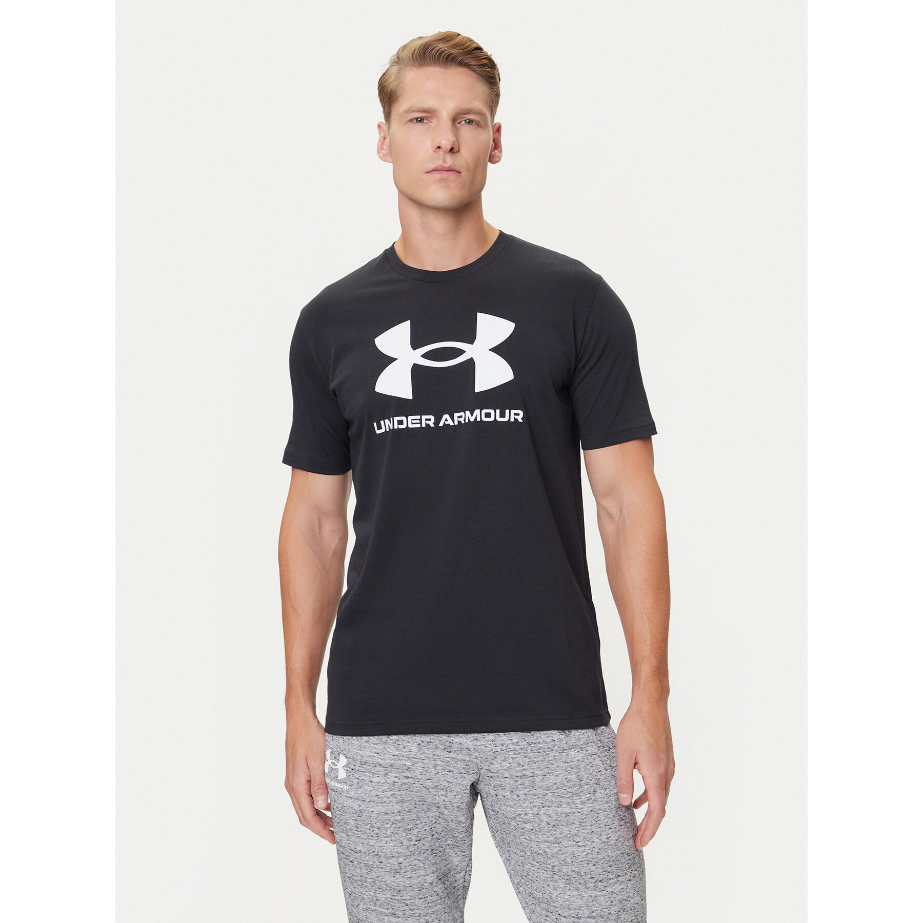 Under Armour T-Shirt Ua Sportstyle Logo Update Ss 1382911-001 Nero Loose Fit