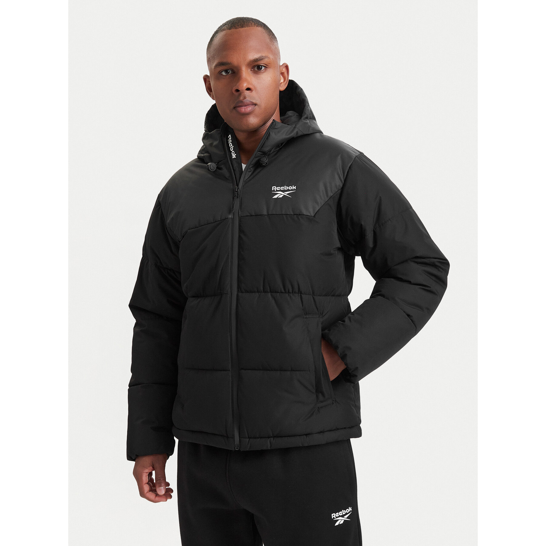 Reebok Zimska jakna RCC00084 Crna Regular Fit