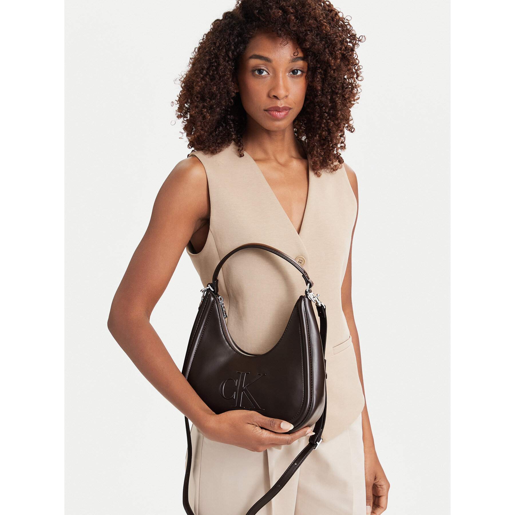 Torbica Calvin Klein Bold Ck Small Crescent Bag LV04F3561G Tamno smeđa