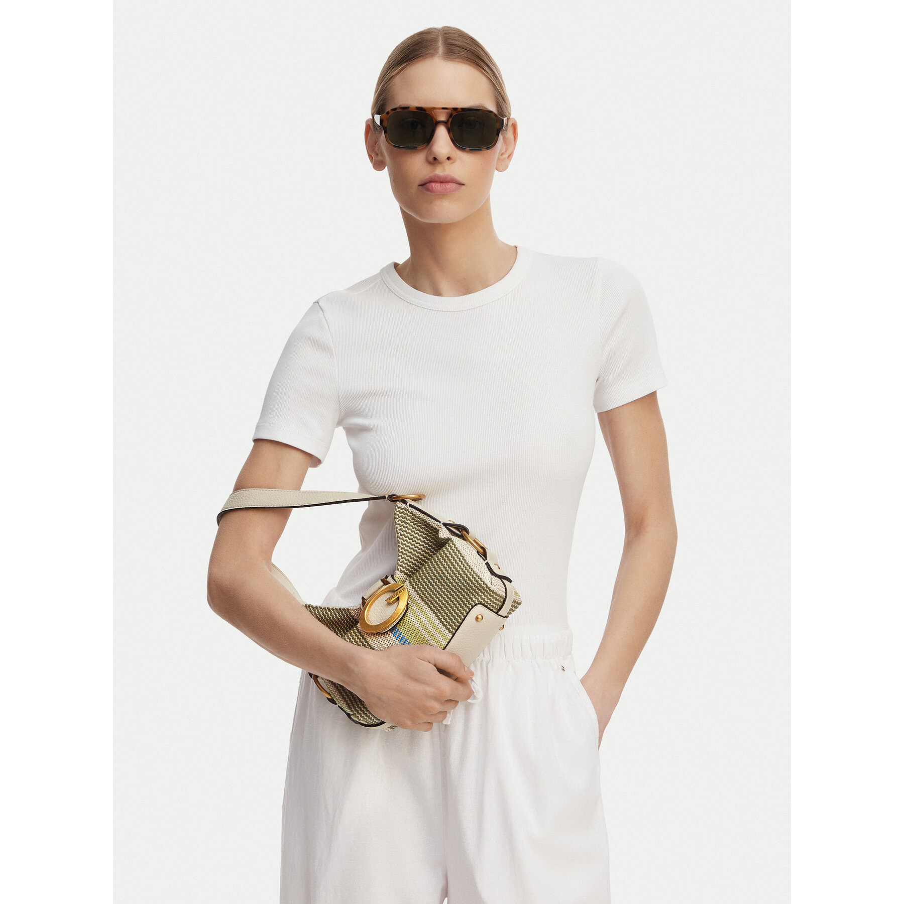 Τσάντα Guess Camden Mini HWAB93 08720 Μπεζ