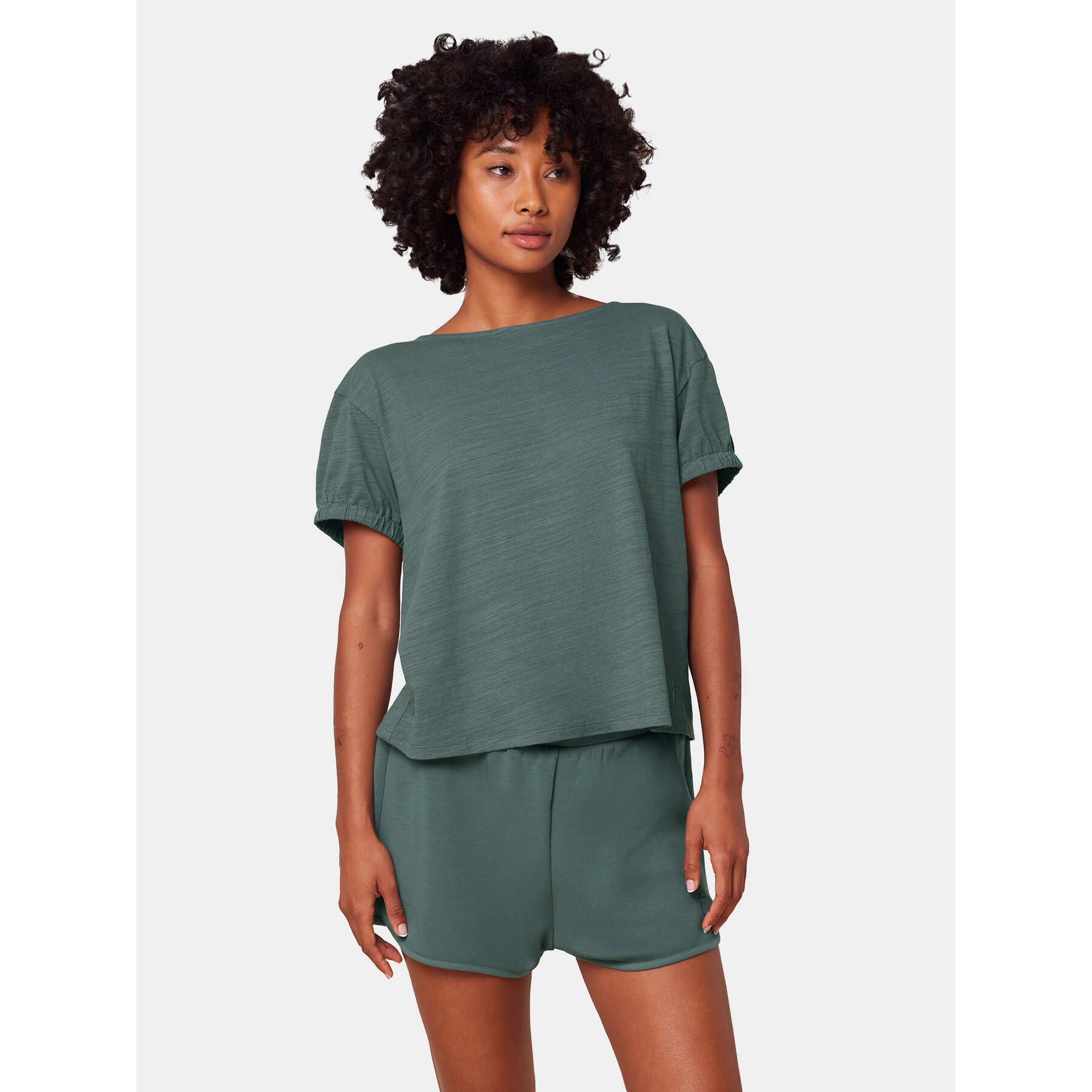 Triumph Rövid pizsama nadrág Smart Active Infusion 10218291 Zöld Relaxed Fit