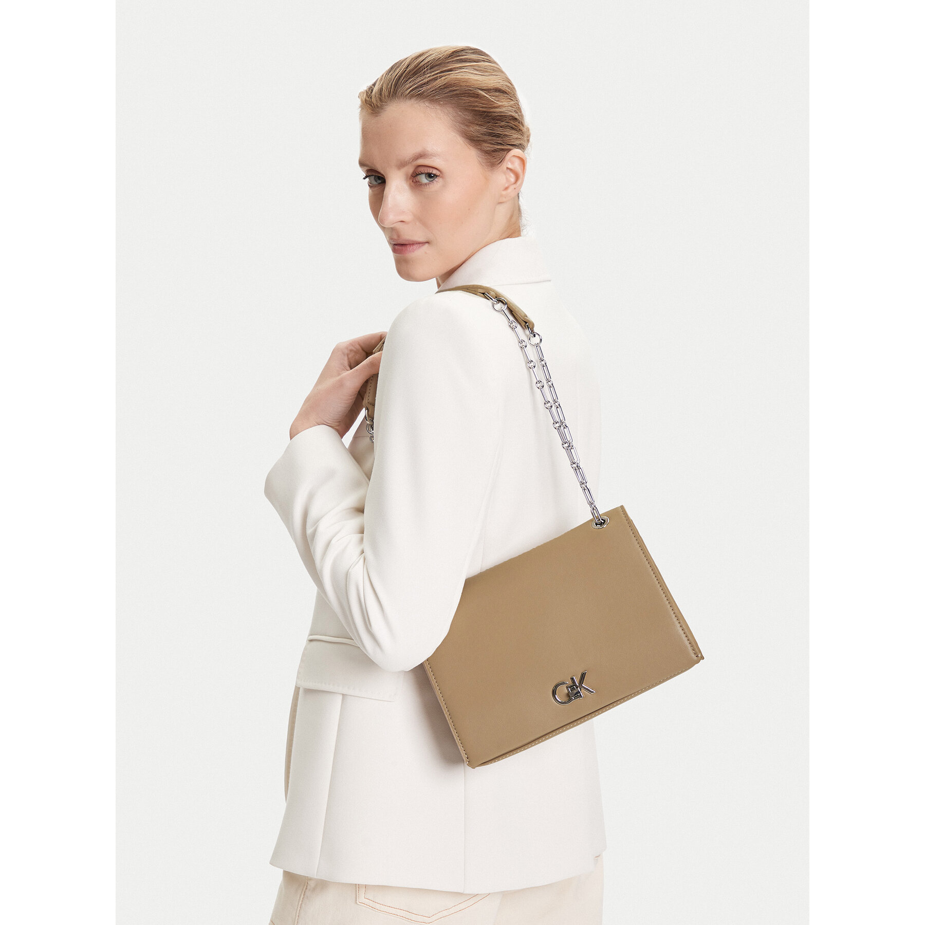 Borsetta Calvin Klein Ck Medium Conv Chain Bag K60K612810 Beige