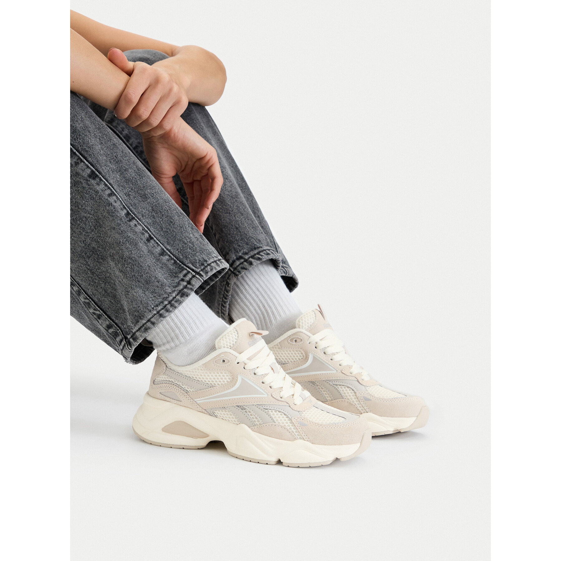 Sneakersy Reebok C-CHARGE AR30246WCCC Krémová