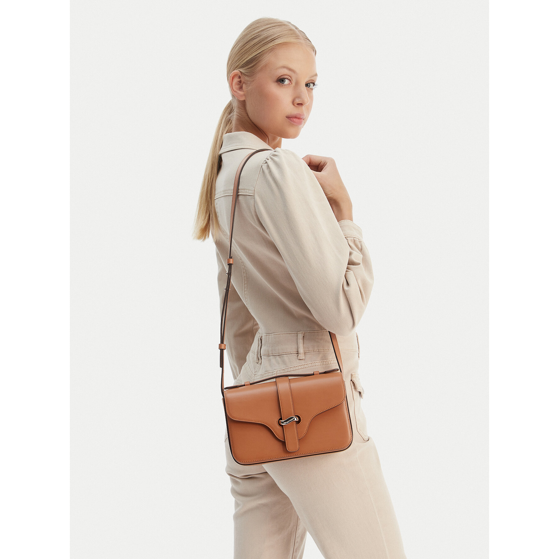 Torbica Emporio Armani EW004419 AF25356 U6034 Smeđa