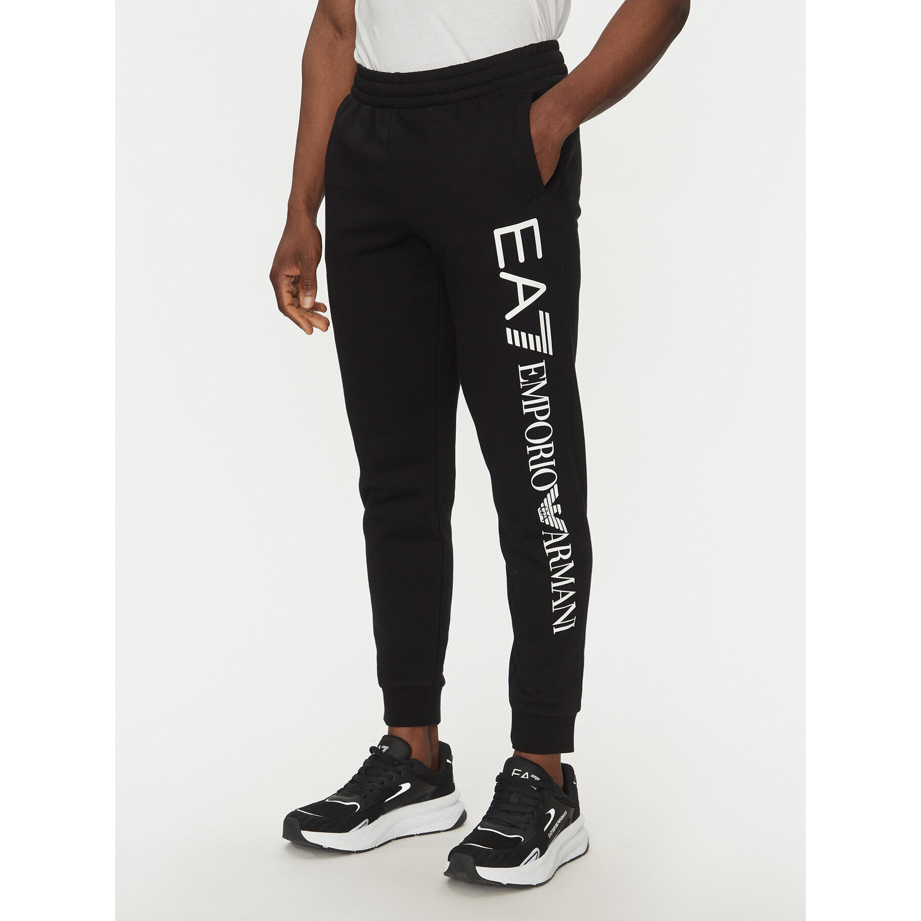 EA7 Emporio Armani Jogginghose 7M000572 AF10377 MC001 Schwarz Regular Fit