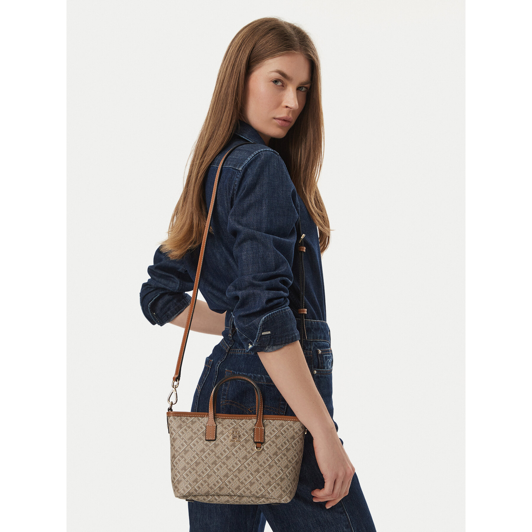 Geantă Tommy Hilfiger Th Monoplay Mini Tote Le AW0AW18848 Maro