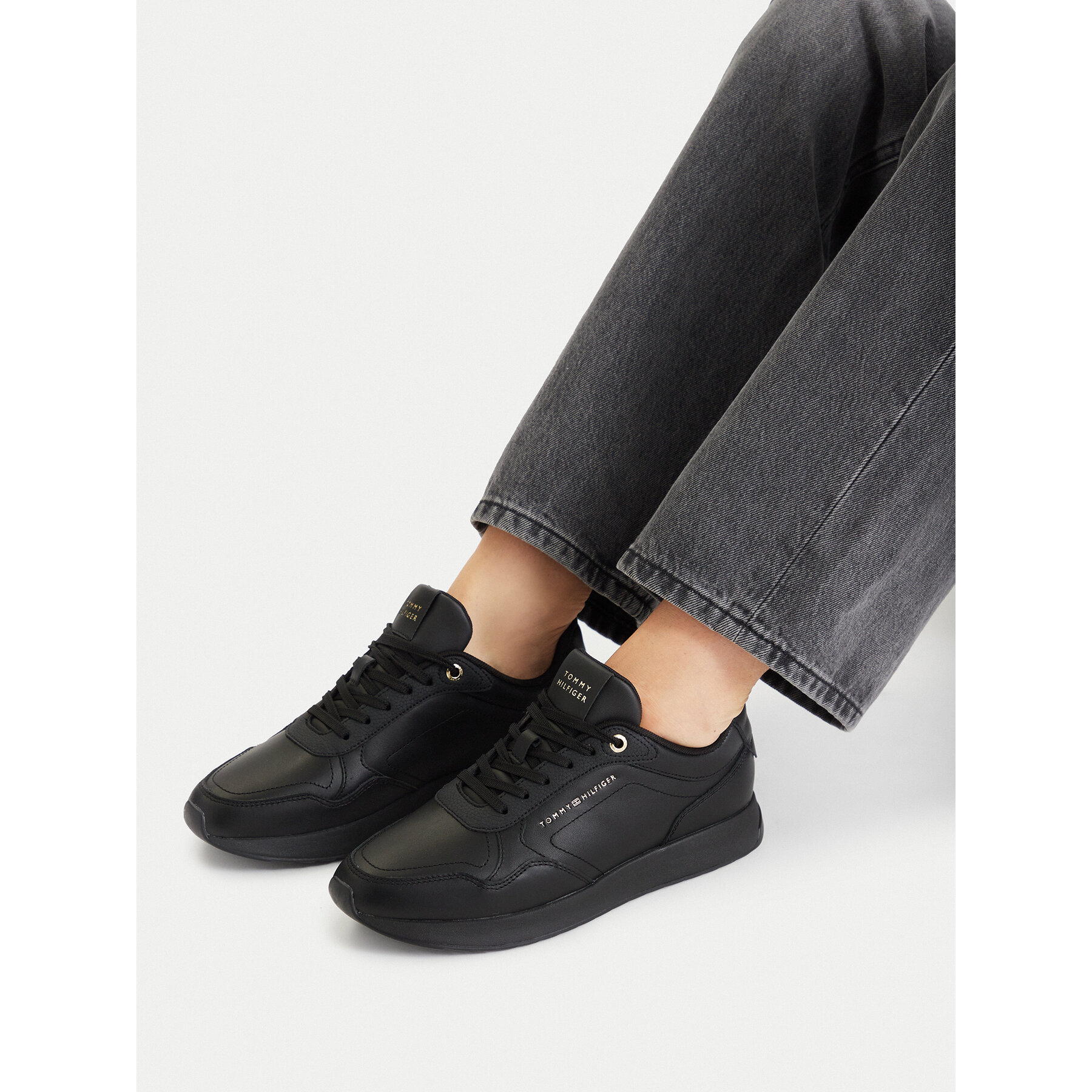 Tenisice Tommy Hilfiger Retro Runner FW0FW09411 Crna