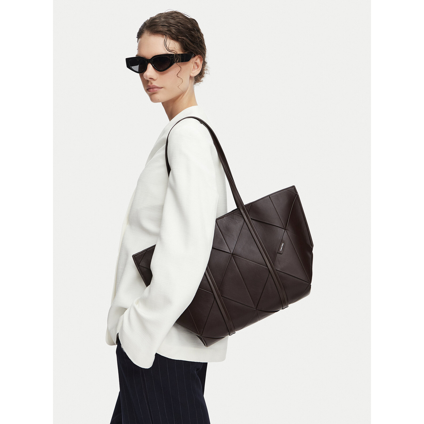 Torbica Calvin Klein Woven Medium Carryall LV04F3548G Smeđa