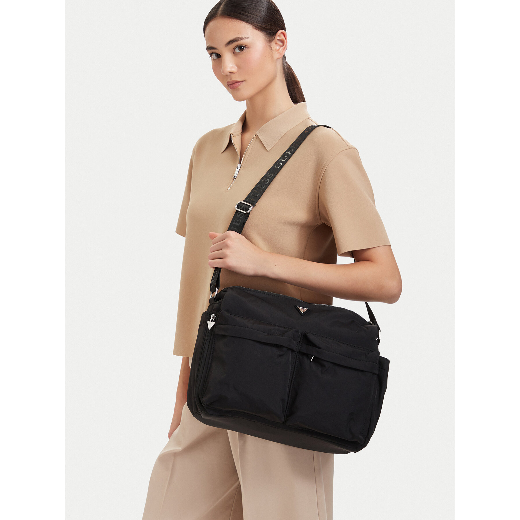 Kabelka Guess J6YZ12 W2530 Čierna
