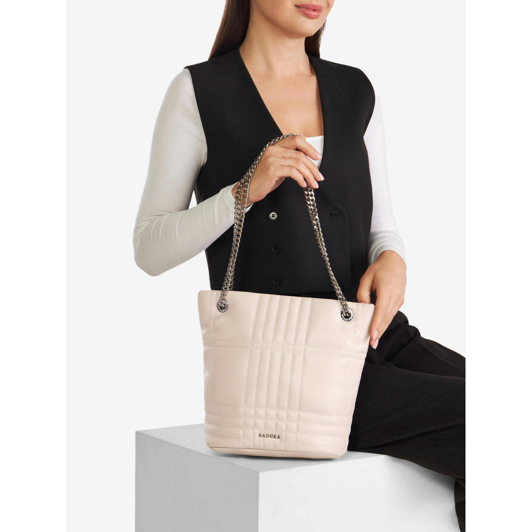 Дамска чанта Badura JH6257-BR. Бежов