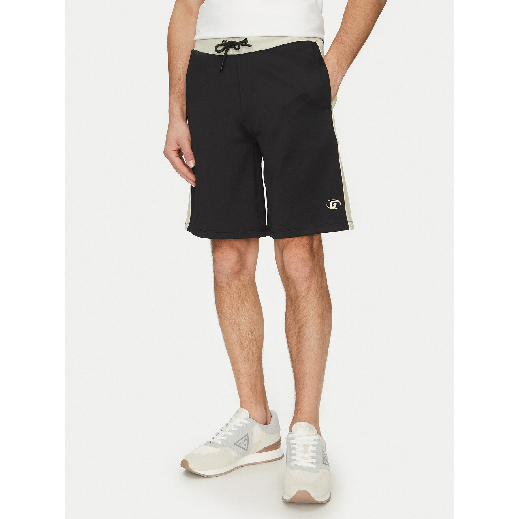 Guess Sportshorts Z5GD08 KCRU2 Schwarz Loose Fit
