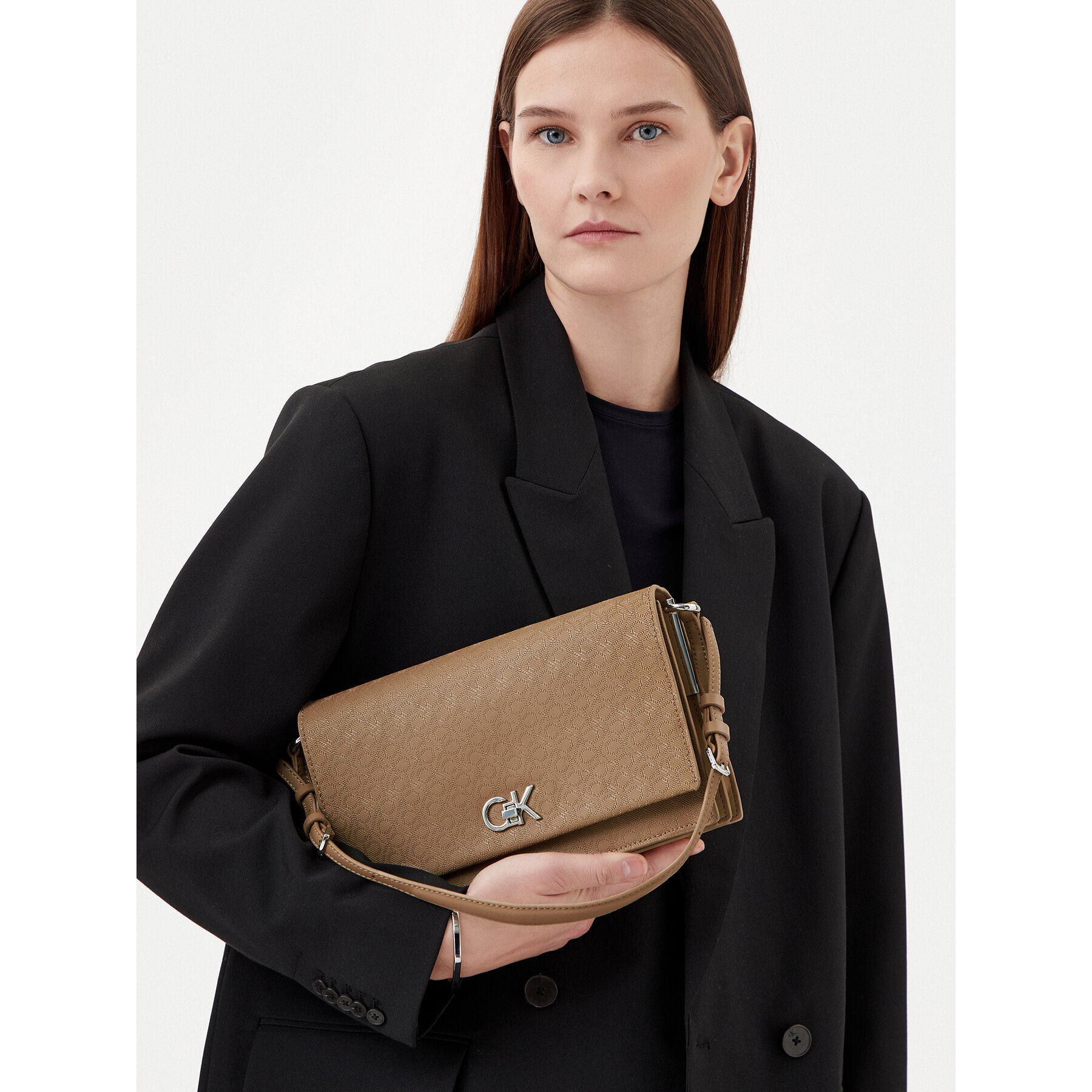 Torbica Calvin Klein Ck Elongated Shoulder Bag_Mono K60K613139 Bež