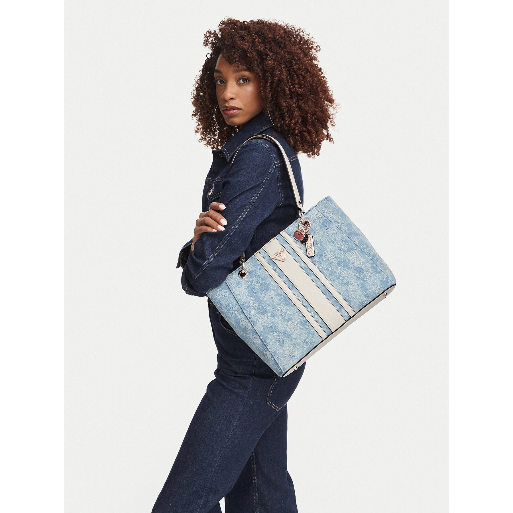 Torbica Guess Noelle II HWDL96 72250 Svijetlo plava