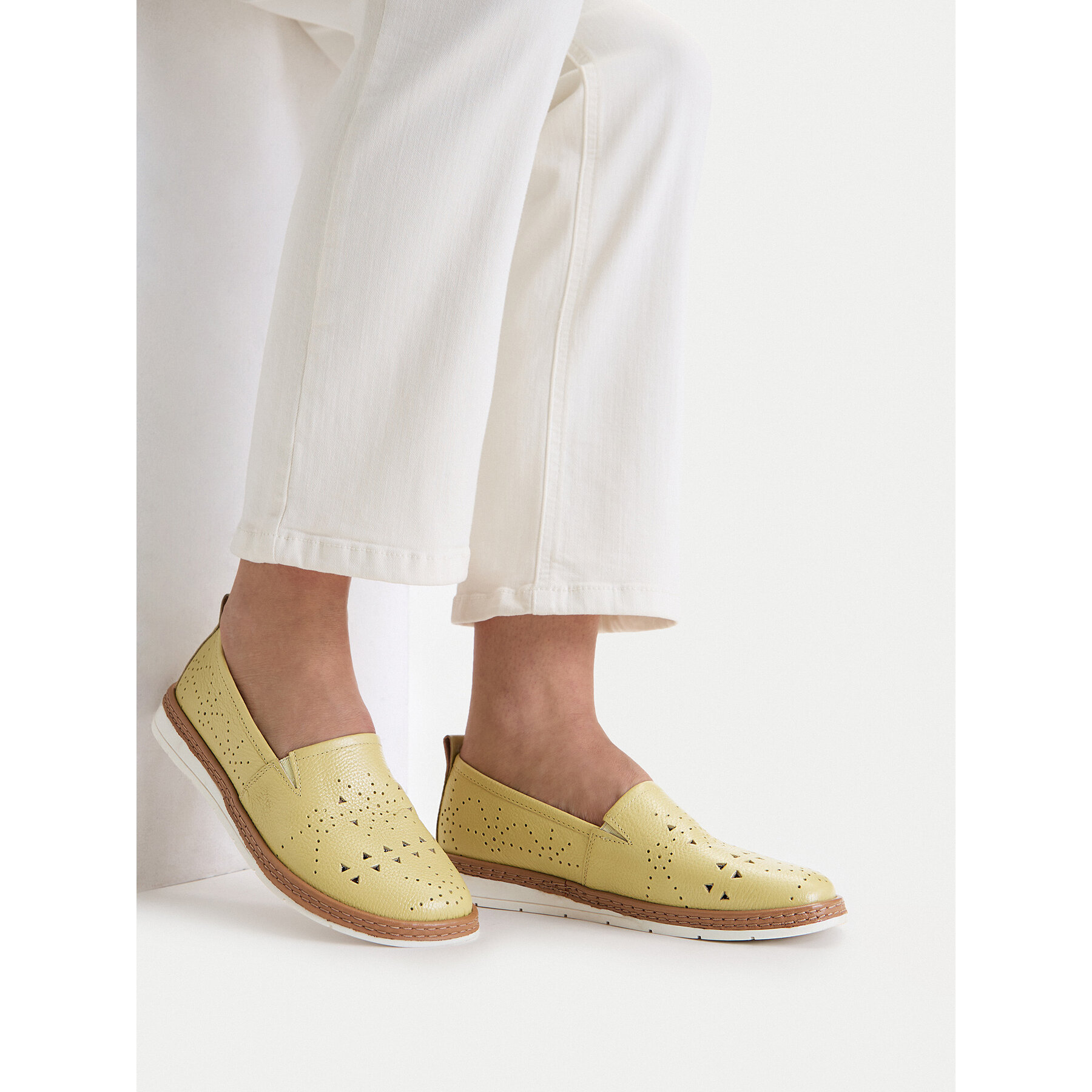 Pantofi Lasocki CEO-WI23-LYLA-02 Galben