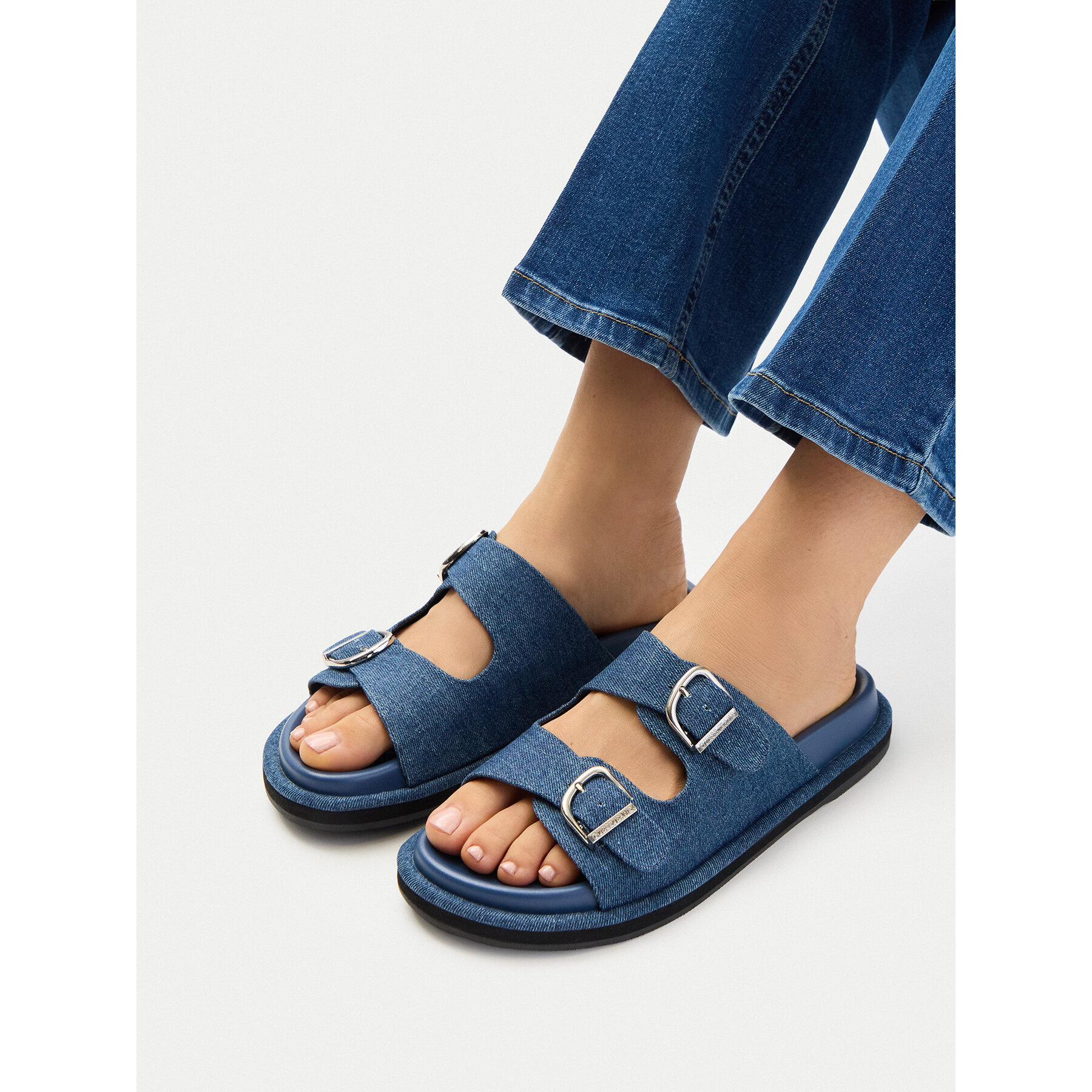 Natikače Guess Jeans EO-R26SS03458 Tamnoplava