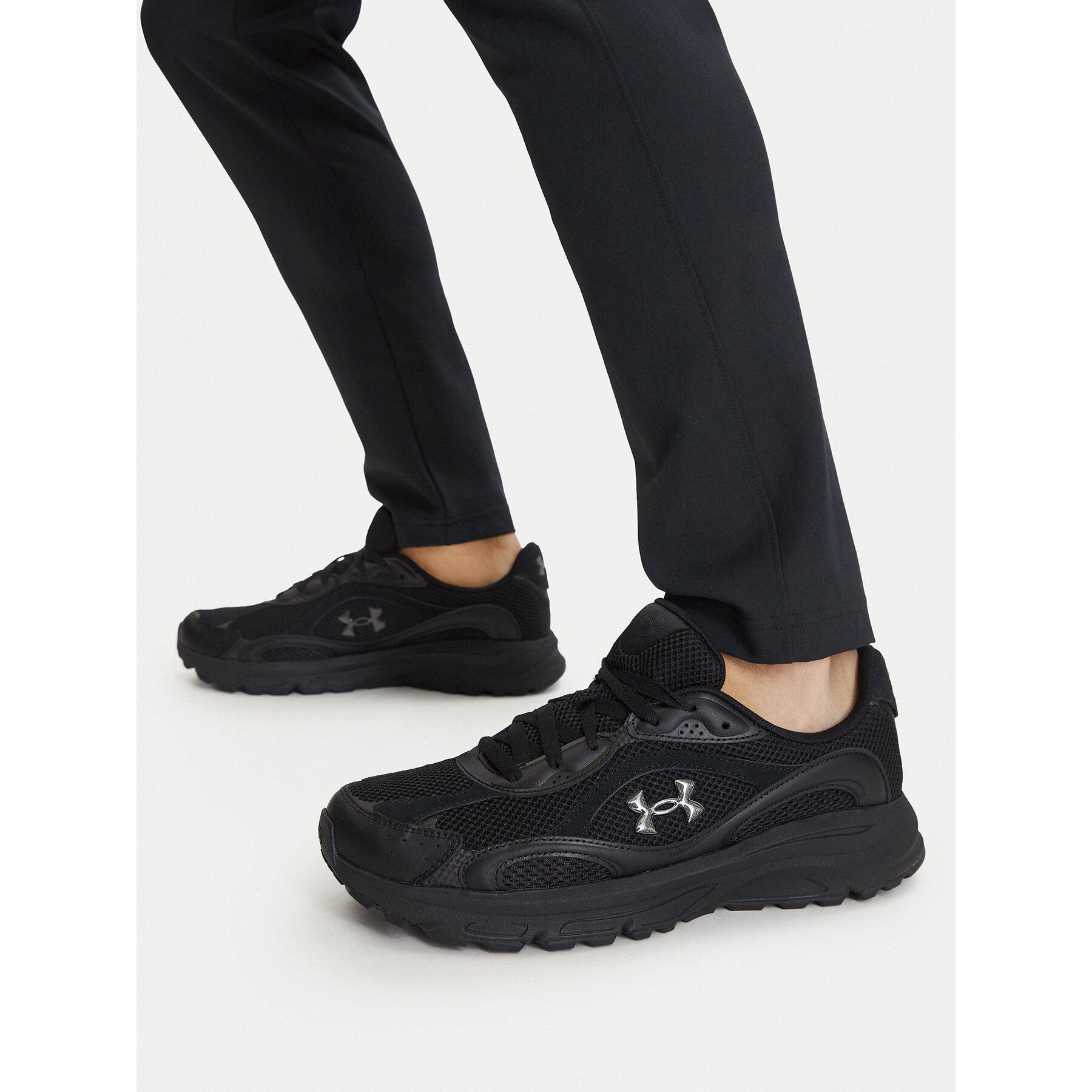 Superge Under Armour UA Tech Runner 6011293 Črna