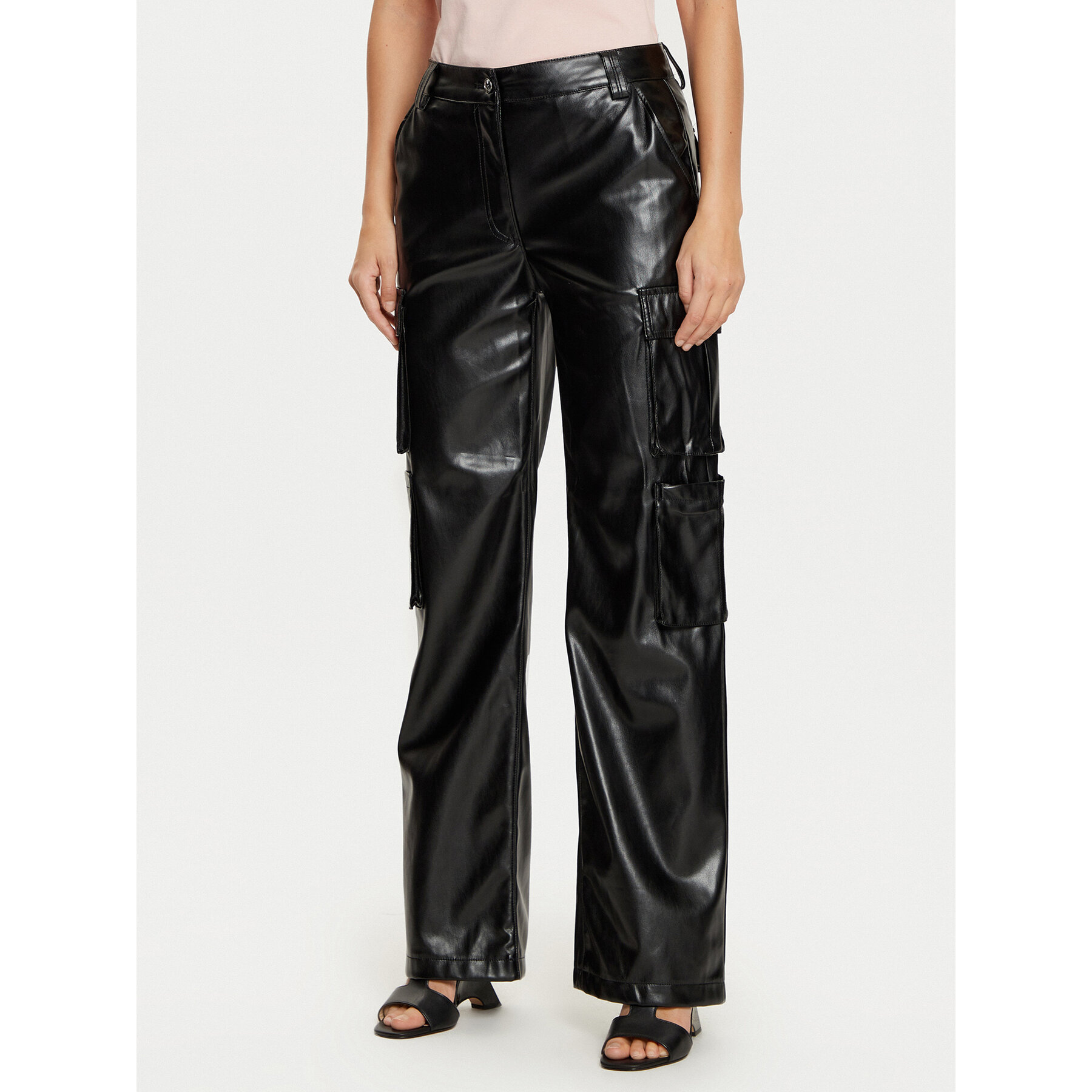 Guess Hose aus Kunstleder Kori W4YB11 WF8Q0 Schwarz Relaxed Fit
