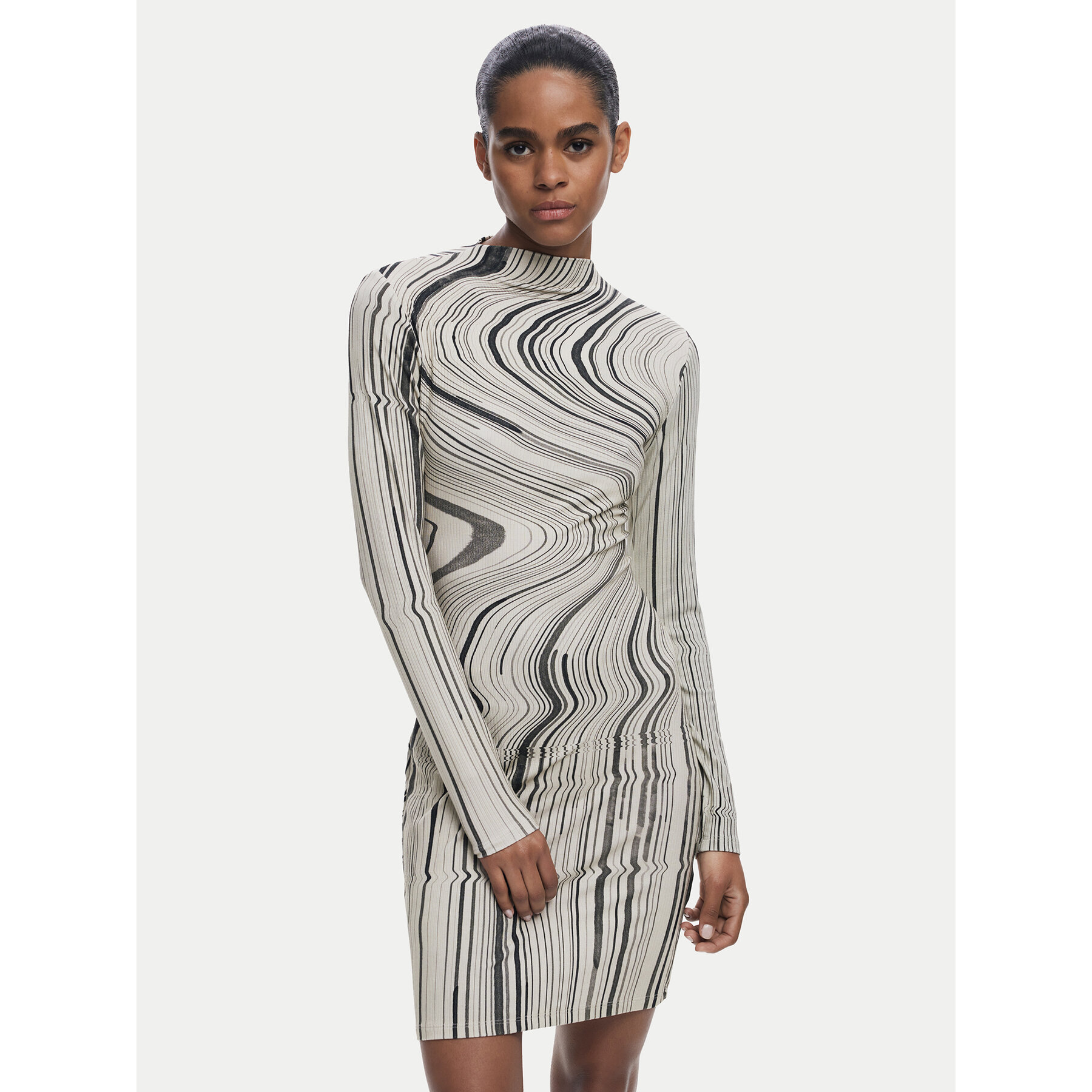 Desigual Kleid für den Alltag Chiara 25WWVK35 Beige Slim Fit