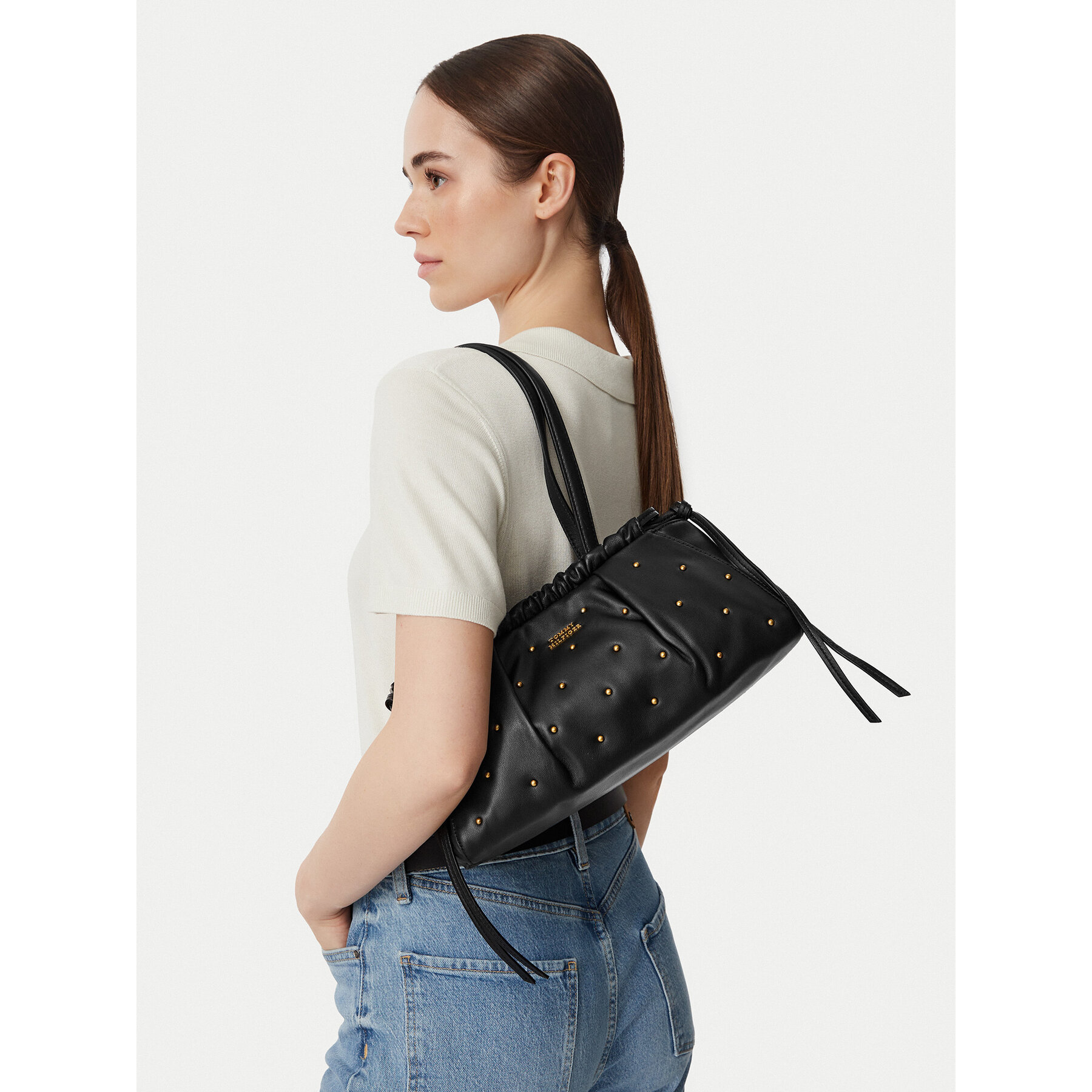 Τσάντα Tommy Hilfiger Soft Leather Shoulder Bag Studs AW0AW19338 Μαύρο