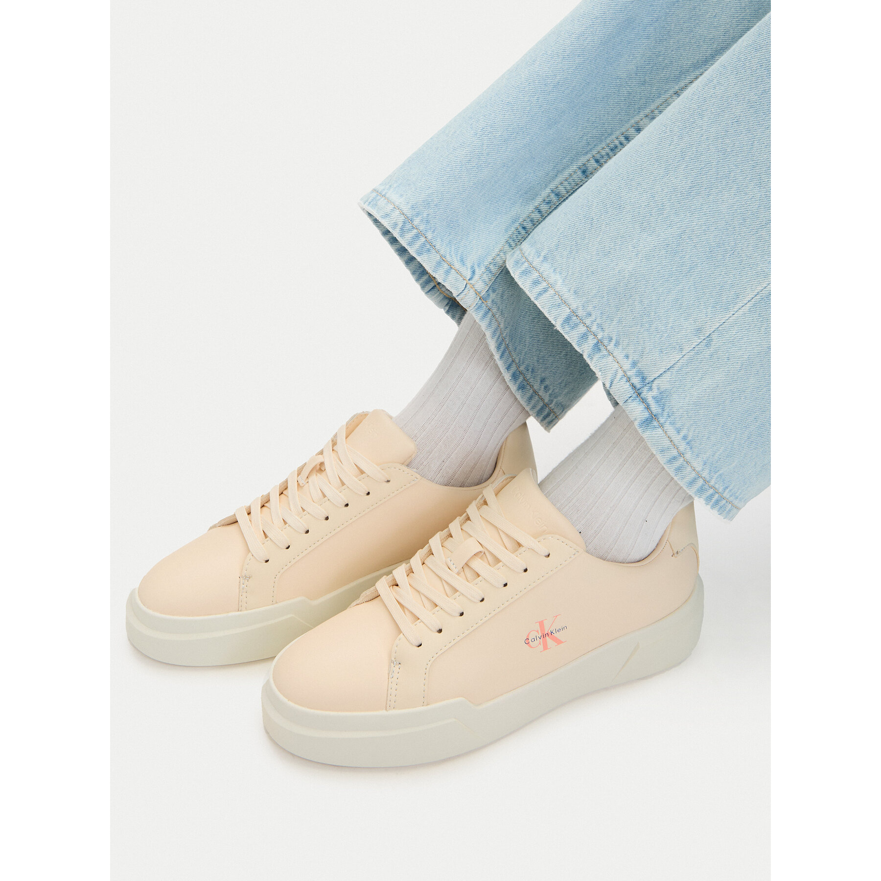 Сникърси Calvin Klein Chunky Cupsole Laceup Lth Ml YW0YW01947 Кремав