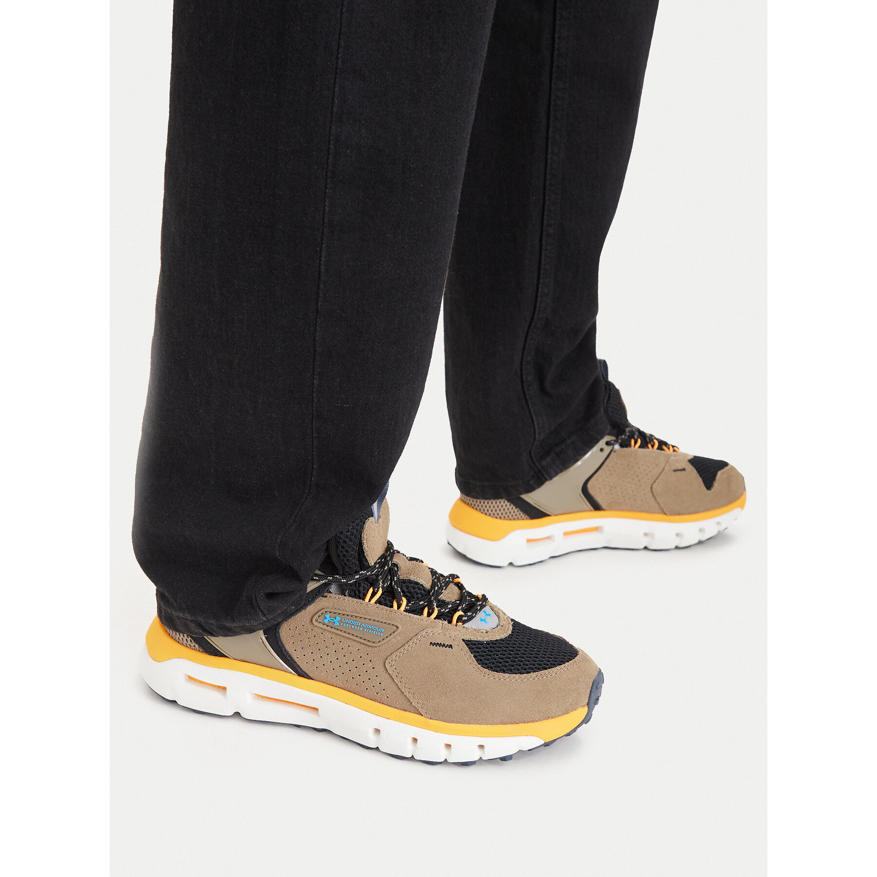 Sneakersy Under Armour UA Summit Trek Suede 3028424 Hnedá