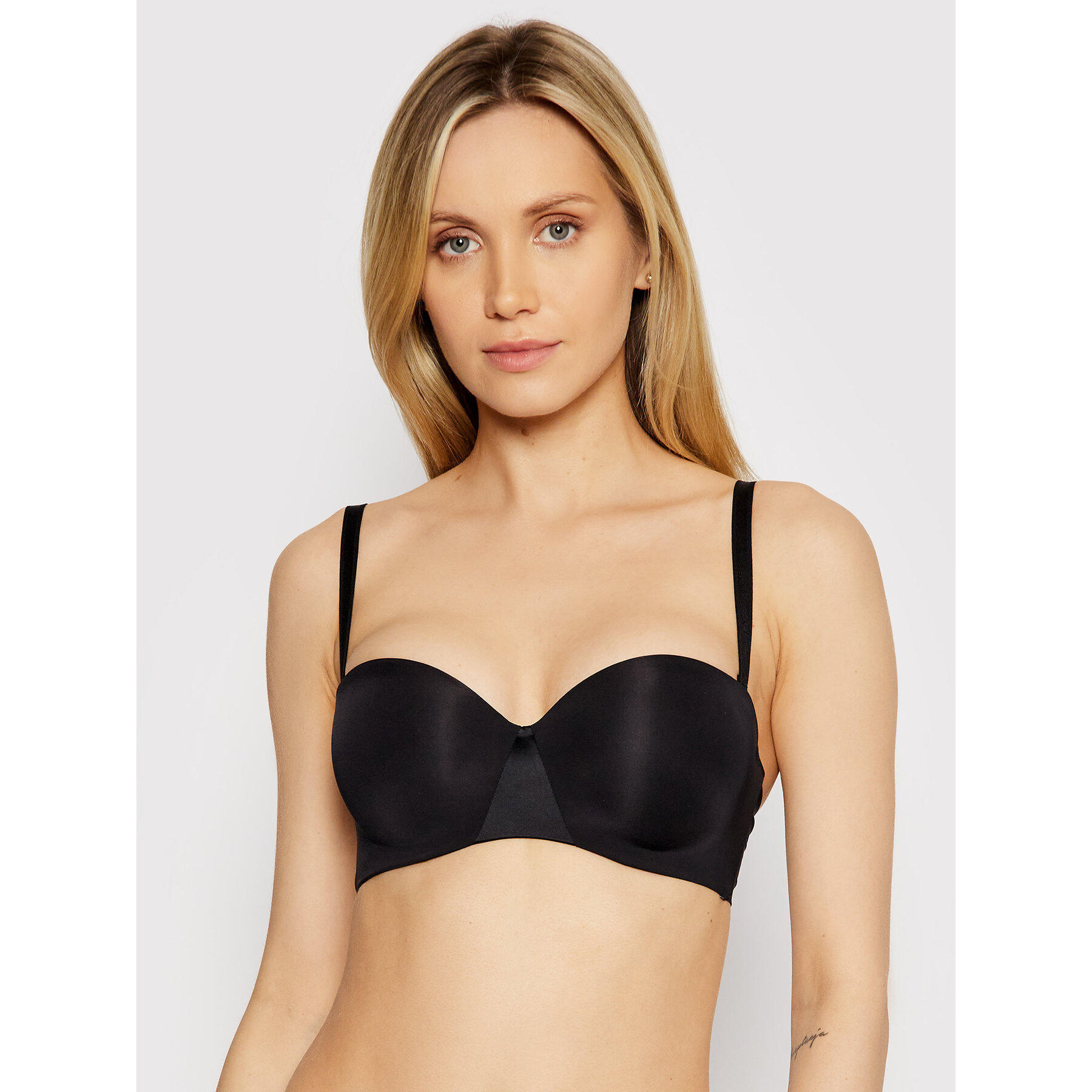 Chantelle Reggiseno a balconcino Essential C15G50 Nero