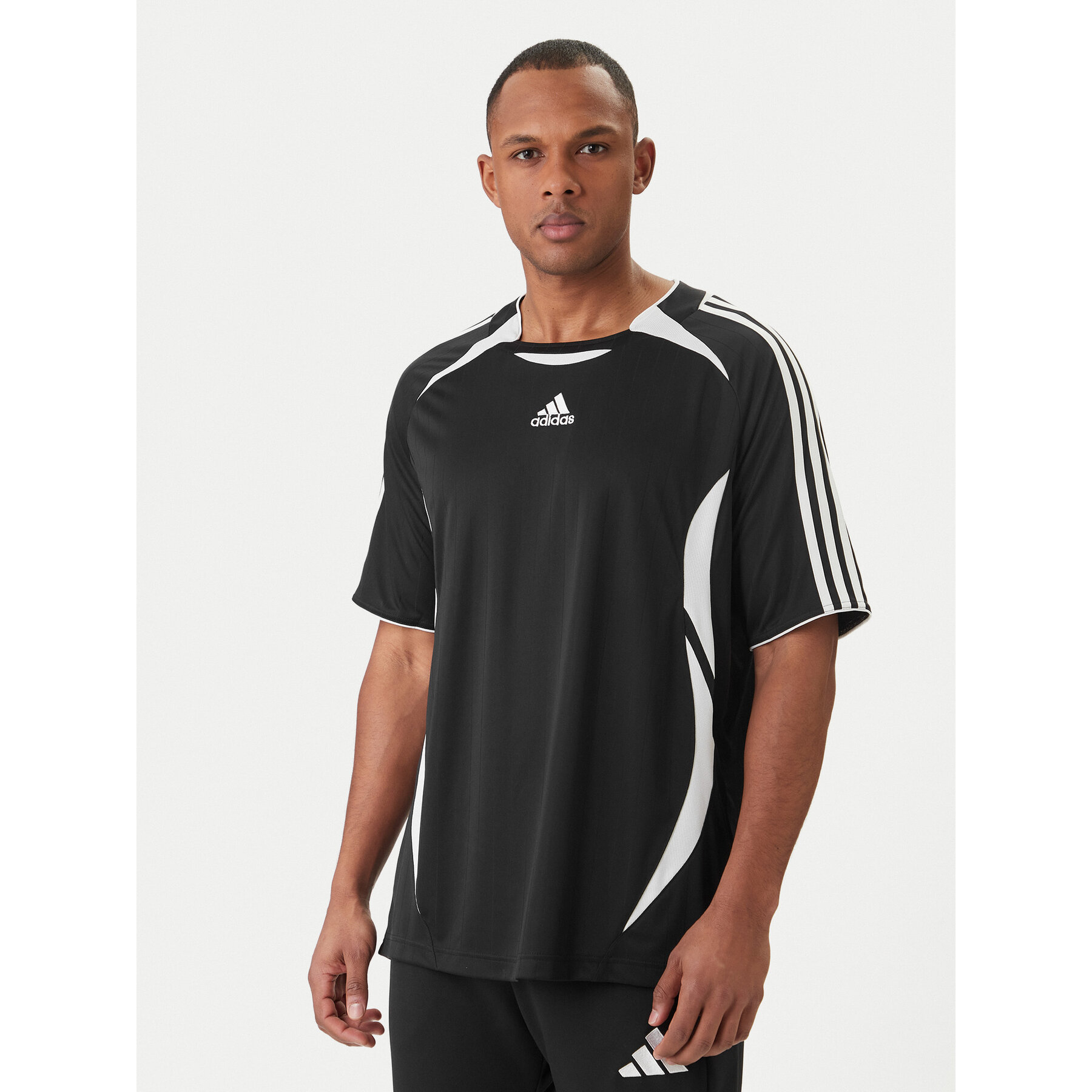 adidas T-shirt adicolor Teamgeist KD5854 Crna Regular Fit