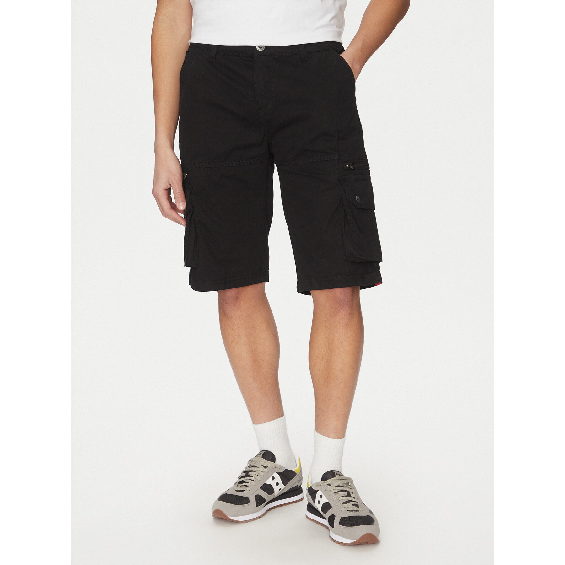 Alpha Industries Stoffshorts 136250 Schwarz Regular Fit