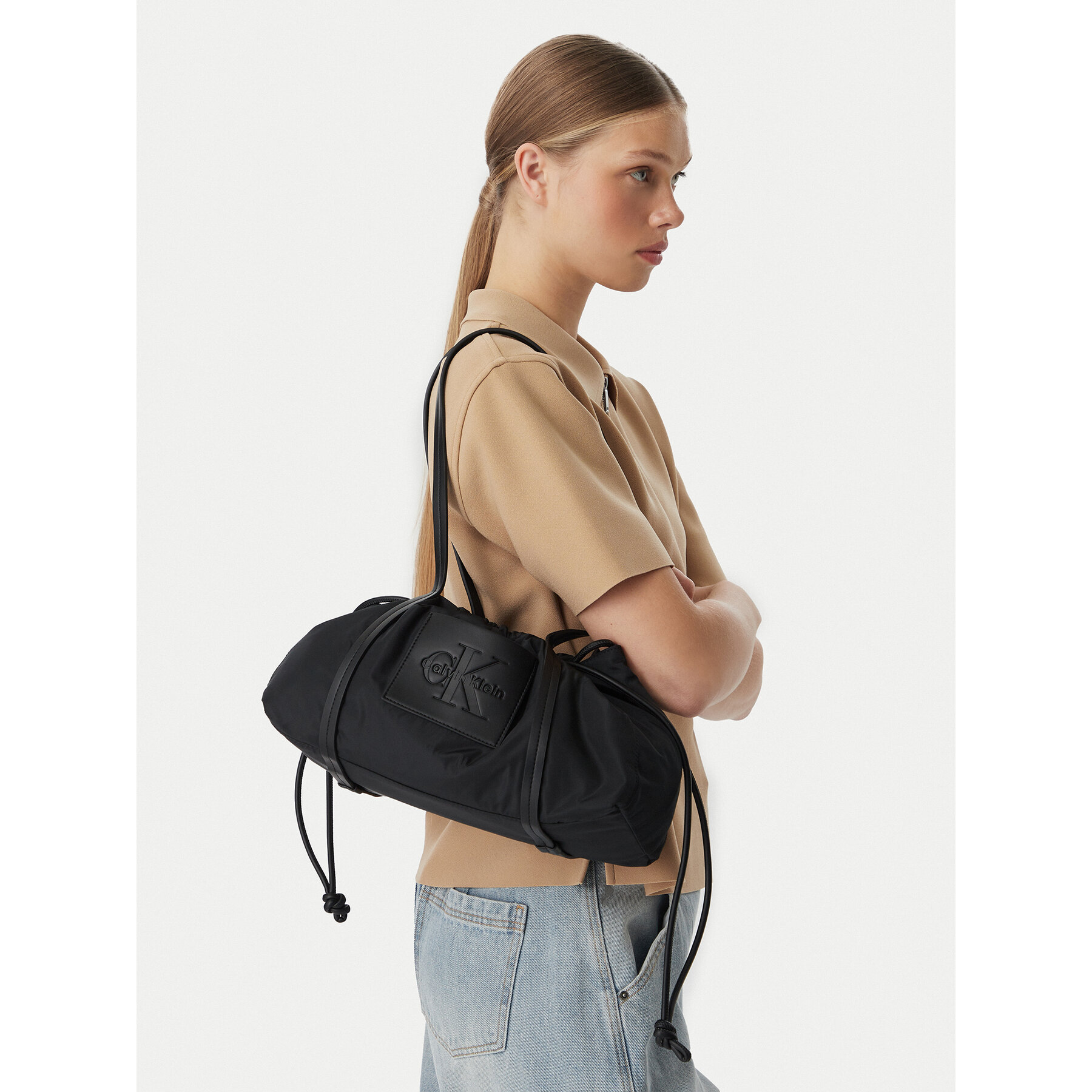 Torbica Calvin Klein LV04F3703G Crna
