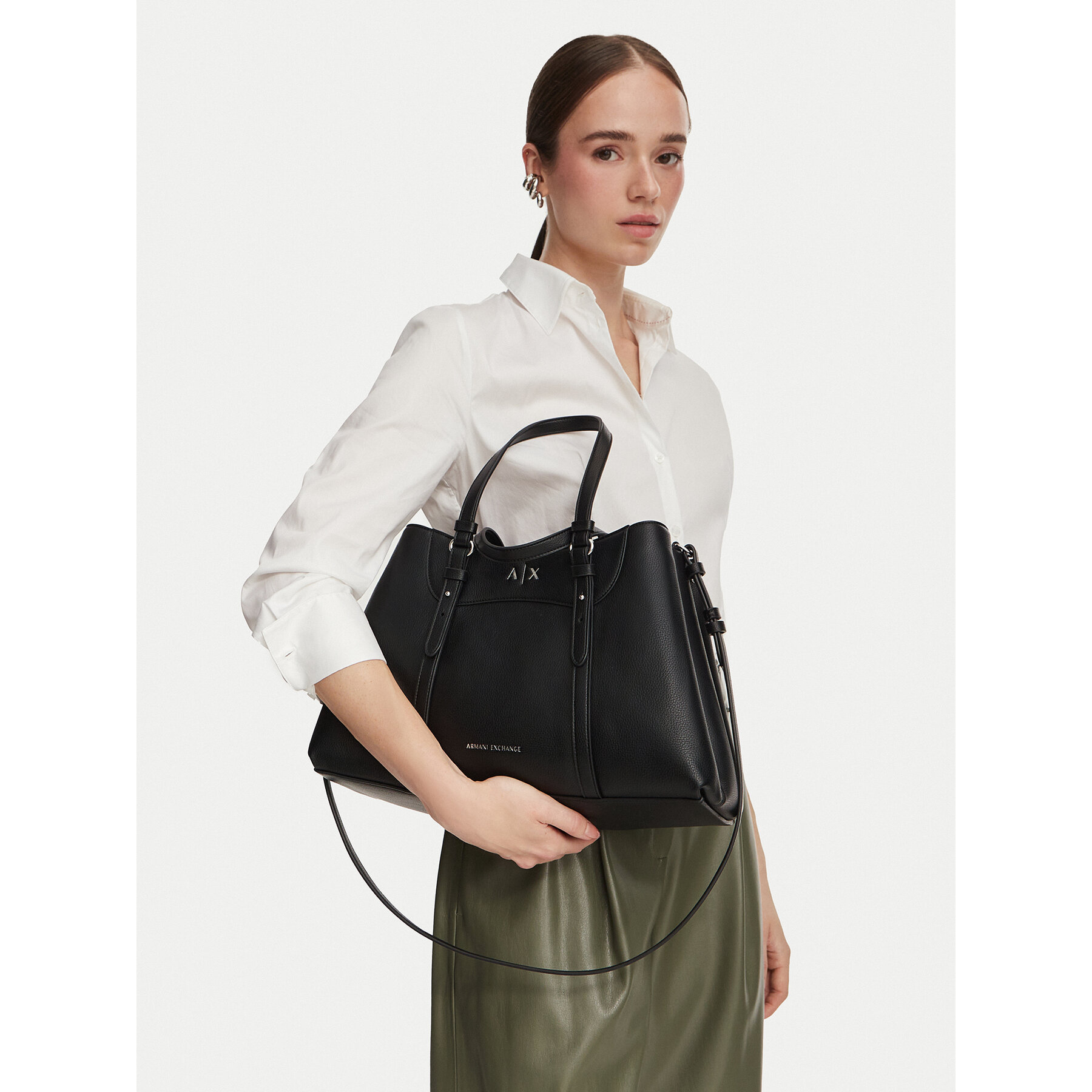 Дамска чанта Armani Exchange XW003035 AF26578 UC001 Черен