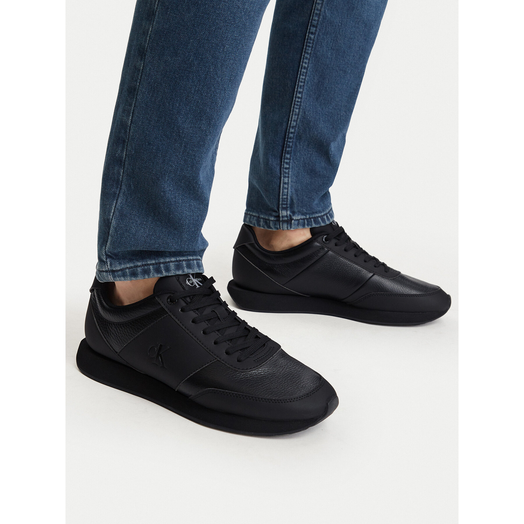 Sneakersy Calvin Klein Retro Run Lace Band Tmb Lth Mix HM0HM02447 Čierna